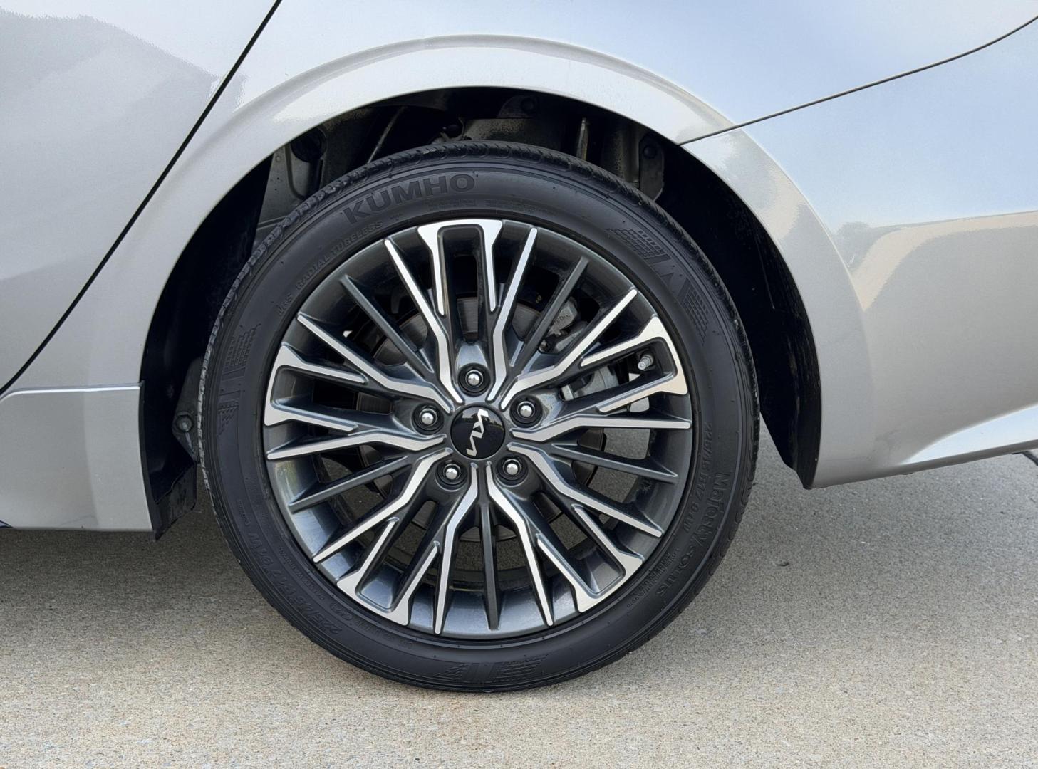 2024 GRAY /Black Kia Forte GT Line (3KPF54AD2RE) with an 2.0L 4 Cyl. engine, CVT transmission, located at 2990 Old Orchard Rd., Jackson, MO, 63755, 37.354214, -89.612106 - 2024 Kia Forte GT Line 1-Owner 41xxx miles Front Wheel Drive 2L 4 Cyl. Automatic Leather Navigation Power/Heated/Cooled Seats Backup Camera Sunroof Bluetooth Cruise Power Windows/Locks/Mirrors We have financing available and we accept trades! Fill out a credit application on our websit - Photo#41