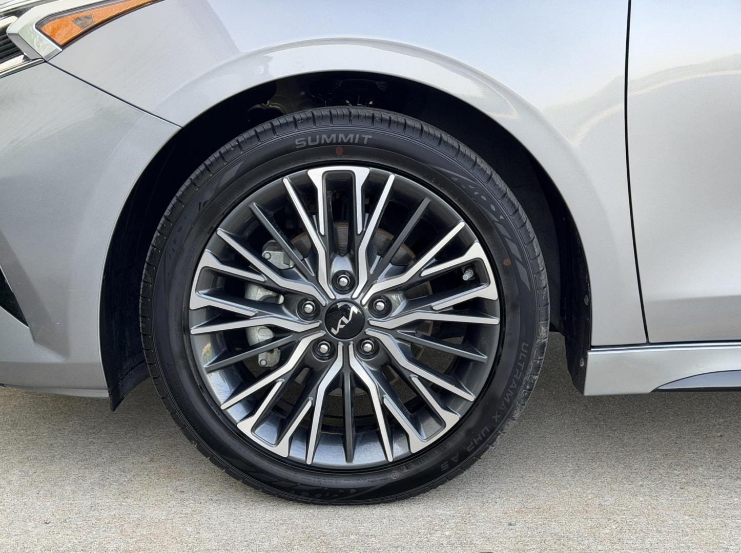 2024 GRAY /Black Kia Forte GT Line (3KPF54AD2RE) with an 2.0L 4 Cyl. engine, CVT transmission, located at 2990 Old Orchard Rd., Jackson, MO, 63755, 37.354214, -89.612106 - 2024 Kia Forte GT Line 1-Owner 41xxx miles Front Wheel Drive 2L 4 Cyl. Automatic Leather Navigation Power/Heated/Cooled Seats Backup Camera Sunroof Bluetooth Cruise Power Windows/Locks/Mirrors We have financing available and we accept trades! Fill out a credit application on our websit - Photo#40