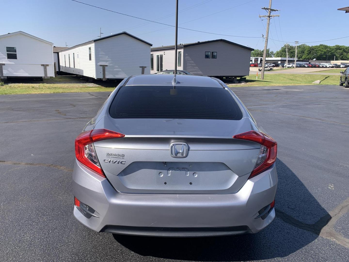 2018 SILVER /GRAY Honda Civic EX Sedan (19XFC2F72JE) with an 2.0L L4 DOHC 16V engine, Automatic transmission, located at 506 S. Kingshighway, Cape Girardeau, MO, 63703, (573) 235-5000, 37.294991, -89.553635 - Alarm System Bluetooth Cloth Seats Cruise Control Power Outlet Power Windows/Locks/Mirrors Keyless Entry Push-Button Engine Start Rear Window Defroster Remote Engine Start Steering Wheel Controls Tilt Steering Wheel USB Port We have financing available and we accept trades! Fill out a - Photo#7