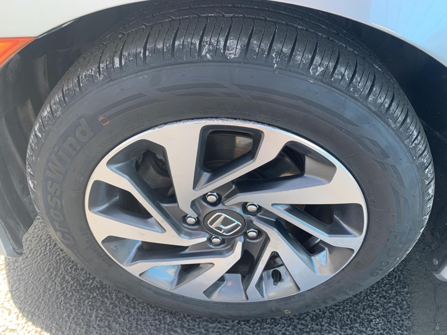 2018 SILVER /GRAY Honda Civic EX Sedan (19XFC2F72JE) with an 2.0L L4 DOHC 16V engine, Automatic transmission, located at 506 S. Kingshighway, Cape Girardeau, MO, 63703, (573) 235-5000, 37.294991, -89.553635 - Alarm System Bluetooth Cloth Seats Cruise Control Power Outlet Power Windows/Locks/Mirrors Keyless Entry Push-Button Engine Start Rear Window Defroster Remote Engine Start Steering Wheel Controls Tilt Steering Wheel USB Port We have financing available and we accept trades! Fill out a - Photo#34