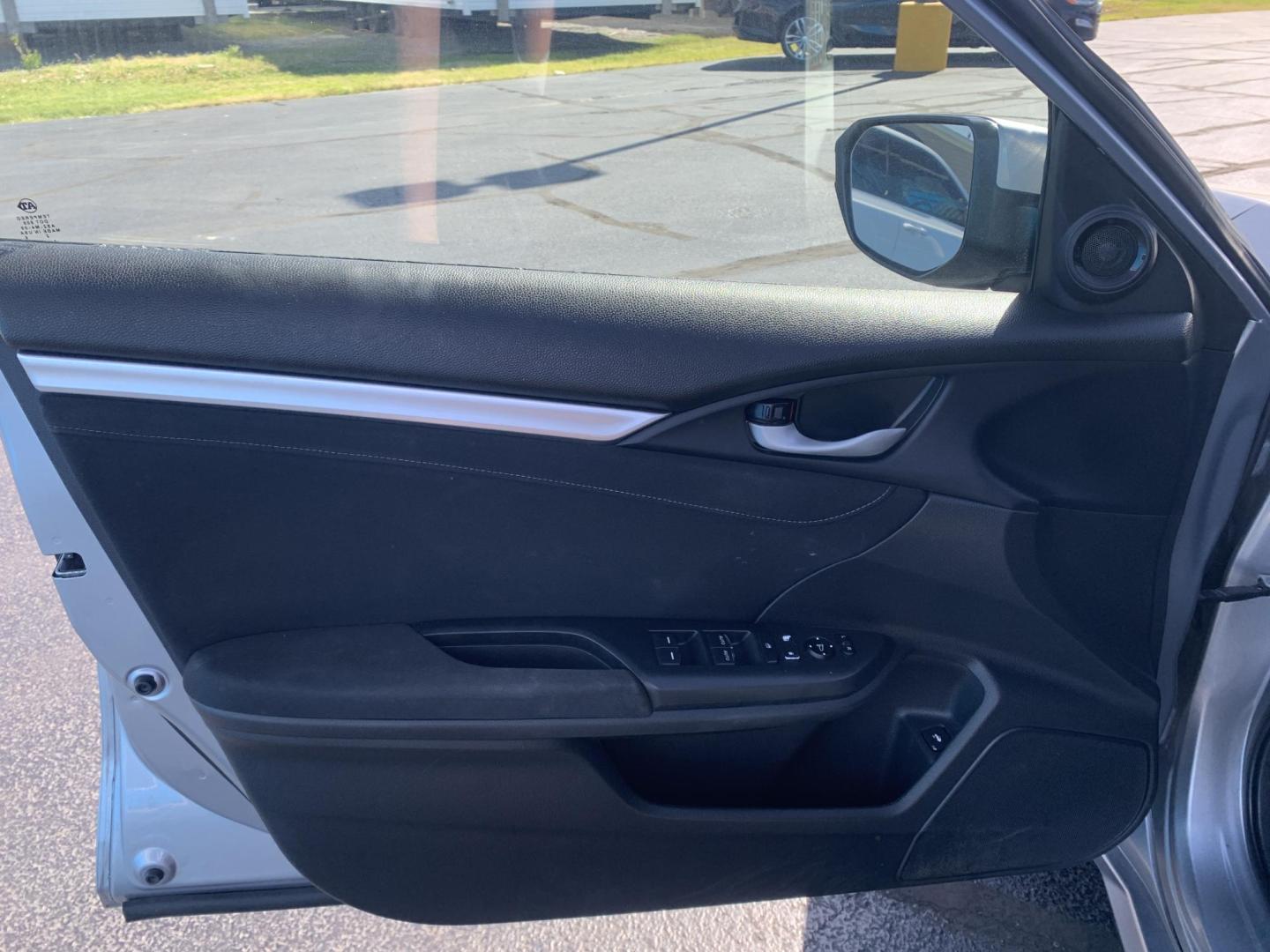2018 SILVER /GRAY Honda Civic EX Sedan (19XFC2F72JE) with an 2.0L L4 DOHC 16V engine, Automatic transmission, located at 506 S. Kingshighway, Cape Girardeau, MO, 63703, (573) 235-5000, 37.294991, -89.553635 - Alarm System Bluetooth Cloth Seats Cruise Control Power Outlet Power Windows/Locks/Mirrors Keyless Entry Push-Button Engine Start Rear Window Defroster Remote Engine Start Steering Wheel Controls Tilt Steering Wheel USB Port We have financing available and we accept trades! Fill out a - Photo#18