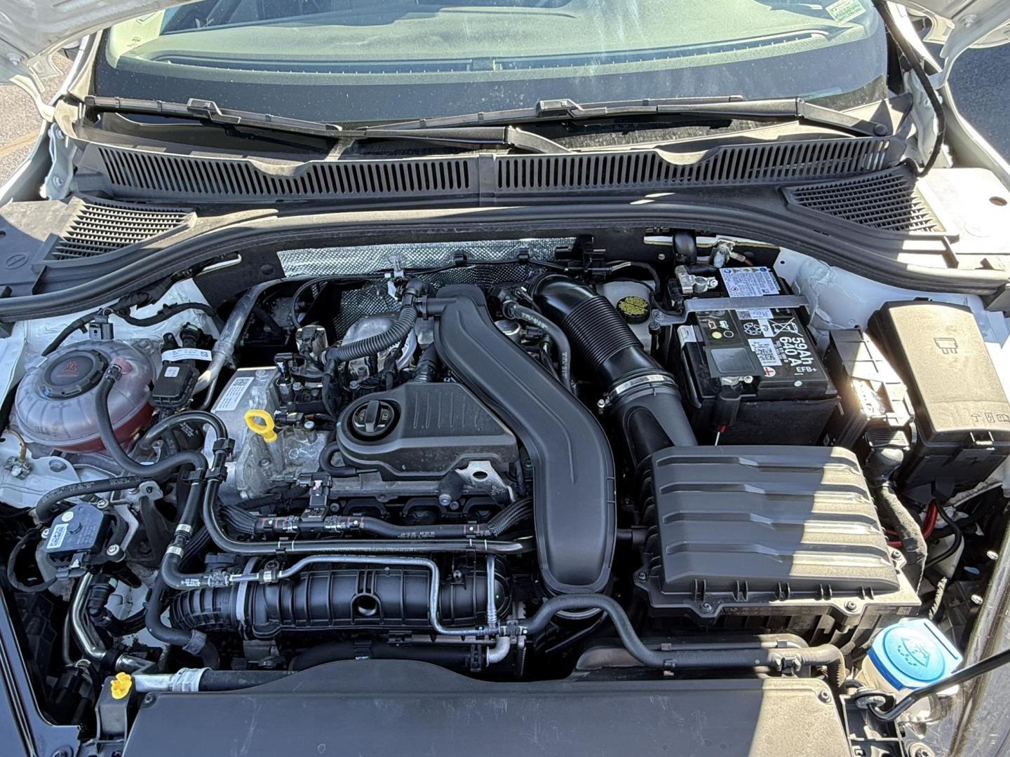 2025 WHITE /Black Volkswagen Jetta SE (3VW7X7BU9SM) with an 1.5L L4 DOHC 16V engine, Automatic transmission, located at 506 S. Kingshighway, Cape Girardeau, MO, 63703, (573) 235-5000, 37.294991, -89.553635 - 2025 Volkswagen Jetta SE 65xxx miles Front Wheel Drive 1.5L 4 Cyl Automatic Leather Backup Camera Power Driver Seat Heated Seats Sunroof Bluetooth Remote Start Cruise Power Windows/Locks/Mirrors We have financing available and we accept trades! Fill out a credit application on our webs - Photo#31