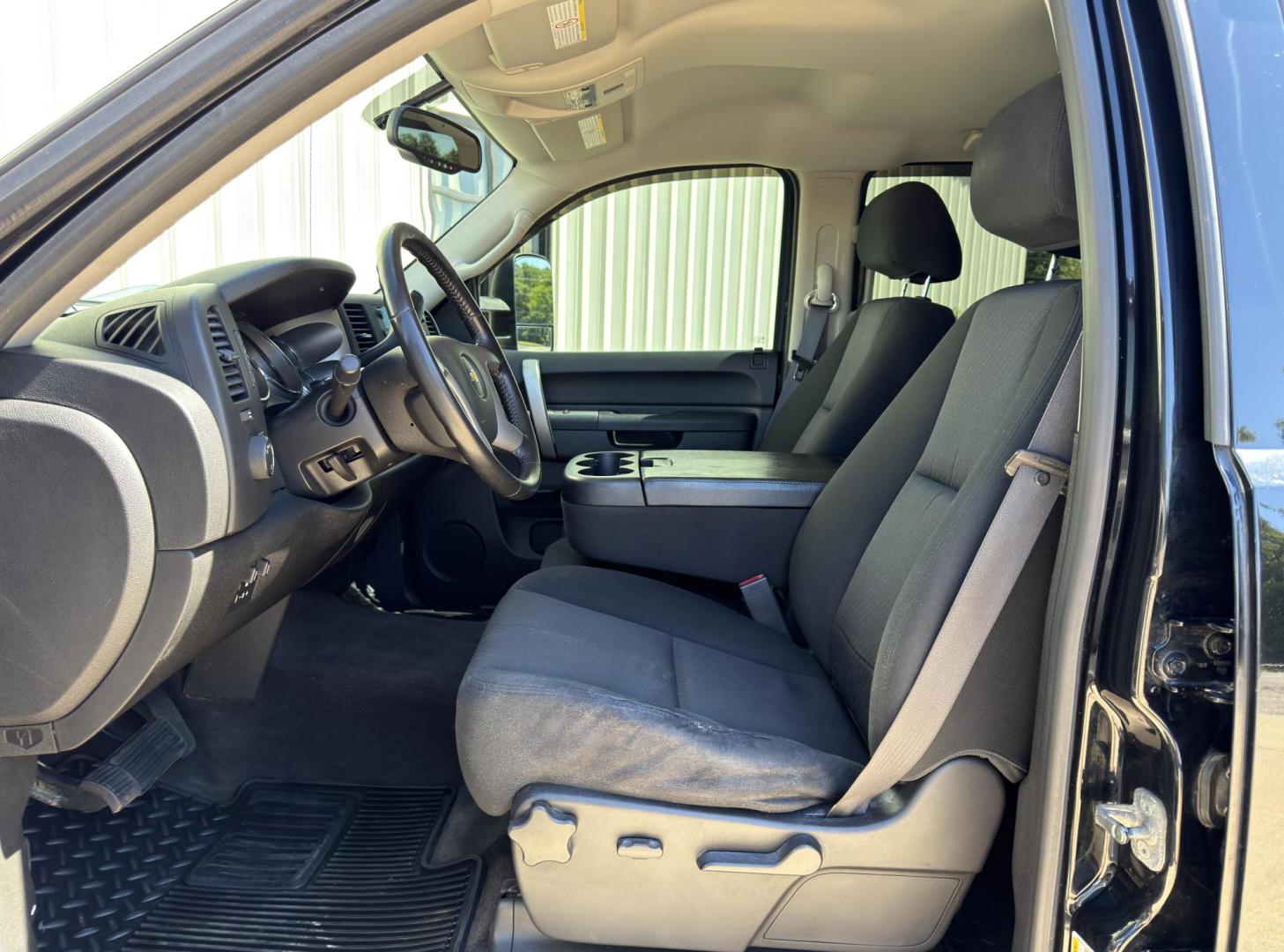 2012 BLACK /Black Chevrolet Silverado 2500HD LT Crew Cab 4WD (1GC1KXCG7CF) with an 6.0L V8 engine, Automatic transmission, located at 2990 Old Orchard Rd., Jackson, MO, 63755, 37.354214, -89.612106 - 2012 Chevrolet Silverado 2500HD LT 102xxx miles 4x4 6.0L V8 Automatic Power Driver Seat Remote Start Cruise Power Windows/Locks/Mirrors We have financing available and we accept trades! Fill out a credit application on our website or come by today! If you have any questions, give us a call - Photo#13