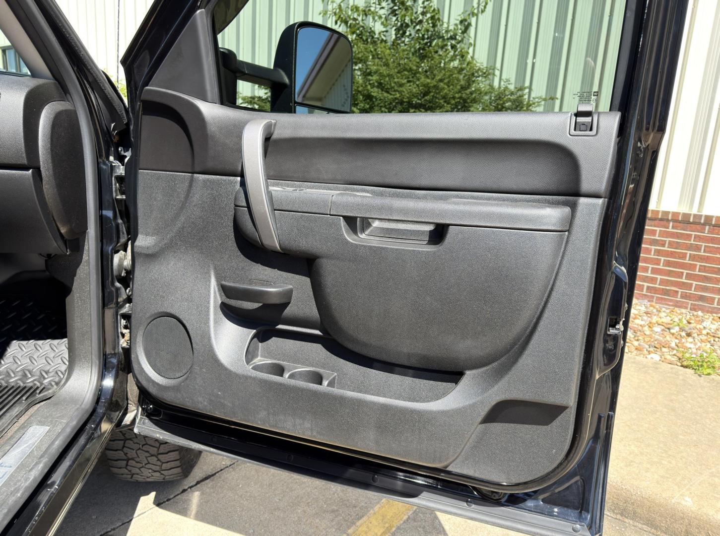 2012 BLACK /Black Chevrolet Silverado 2500HD LT Crew Cab 4WD (1GC1KXCG7CF) with an 6.0L V8 engine, Automatic transmission, located at 2990 Old Orchard Rd., Jackson, MO, 63755, 37.354214, -89.612106 - 2012 Chevrolet Silverado 2500HD LT 102xxx miles 4x4 6.0L V8 Automatic Power Driver Seat Remote Start Cruise Power Windows/Locks/Mirrors We have financing available and we accept trades! Fill out a credit application on our website or come by today! If you have any questions, give us a call - Photo#14
