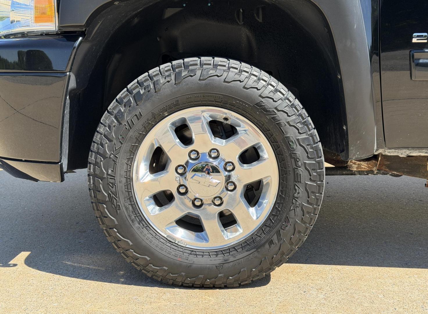 2012 BLACK /Black Chevrolet Silverado 2500HD LT Crew Cab 4WD (1GC1KXCG7CF) with an 6.0L V8 engine, Automatic transmission, located at 2990 Old Orchard Rd., Jackson, MO, 63755, 37.354214, -89.612106 - 2012 Chevrolet Silverado 2500HD LT 102xxx miles 4x4 6.0L V8 Automatic Power Driver Seat Remote Start Cruise Power Windows/Locks/Mirrors We have financing available and we accept trades! Fill out a credit application on our website or come by today! If you have any questions, give us a call - Photo#33