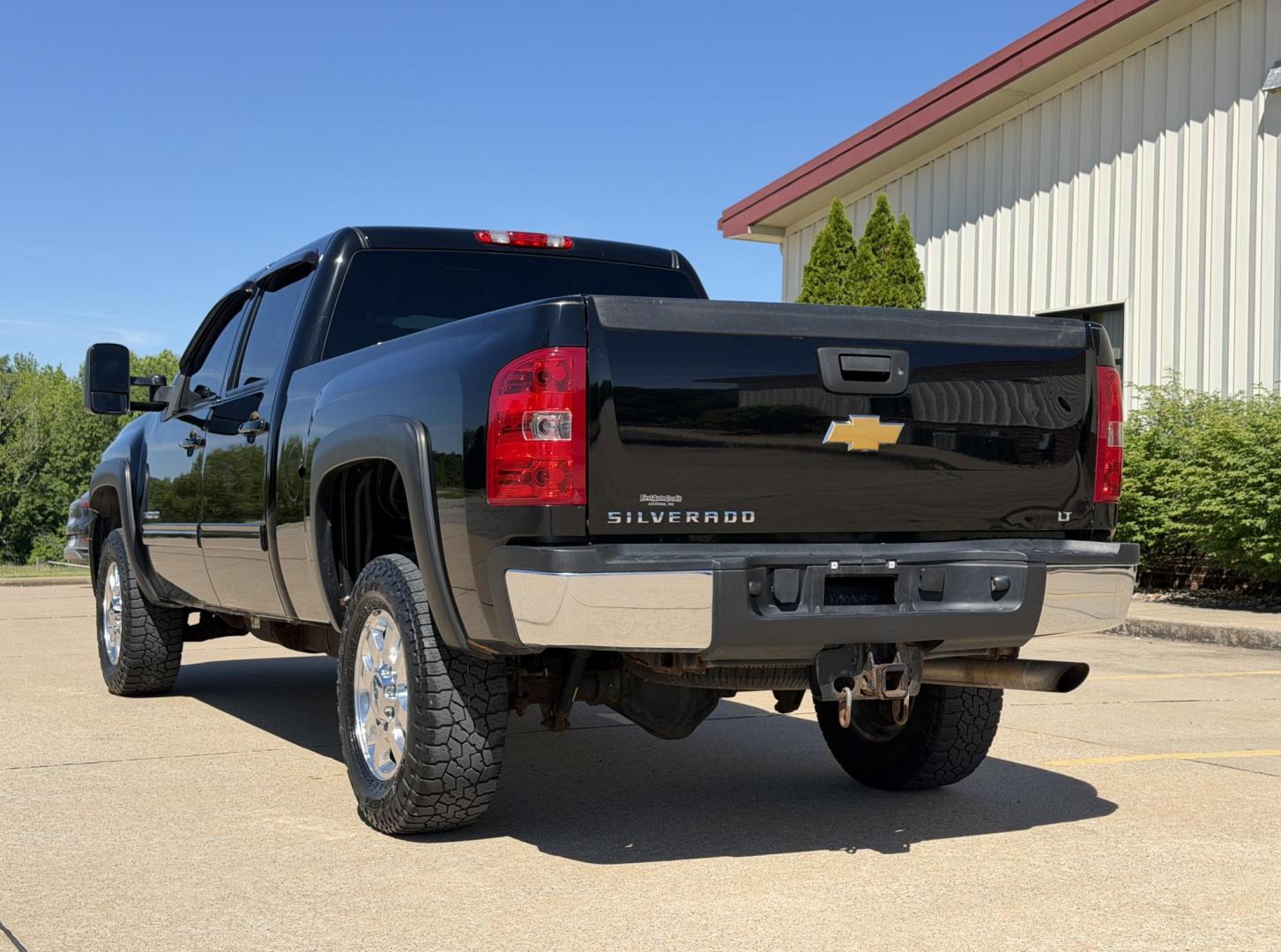 2012 BLACK /Black Chevrolet Silverado 2500HD LT Crew Cab 4WD (1GC1KXCG7CF) with an 6.0L V8 engine, Automatic transmission, located at 2990 Old Orchard Rd., Jackson, MO, 63755, 37.354214, -89.612106 - 2012 Chevrolet Silverado 2500HD LT 102xxx miles 4x4 6.0L V8 Automatic Power Driver Seat Remote Start Cruise Power Windows/Locks/Mirrors We have financing available and we accept trades! Fill out a credit application on our website or come by today! If you have any questions, give us a call - Photo#9