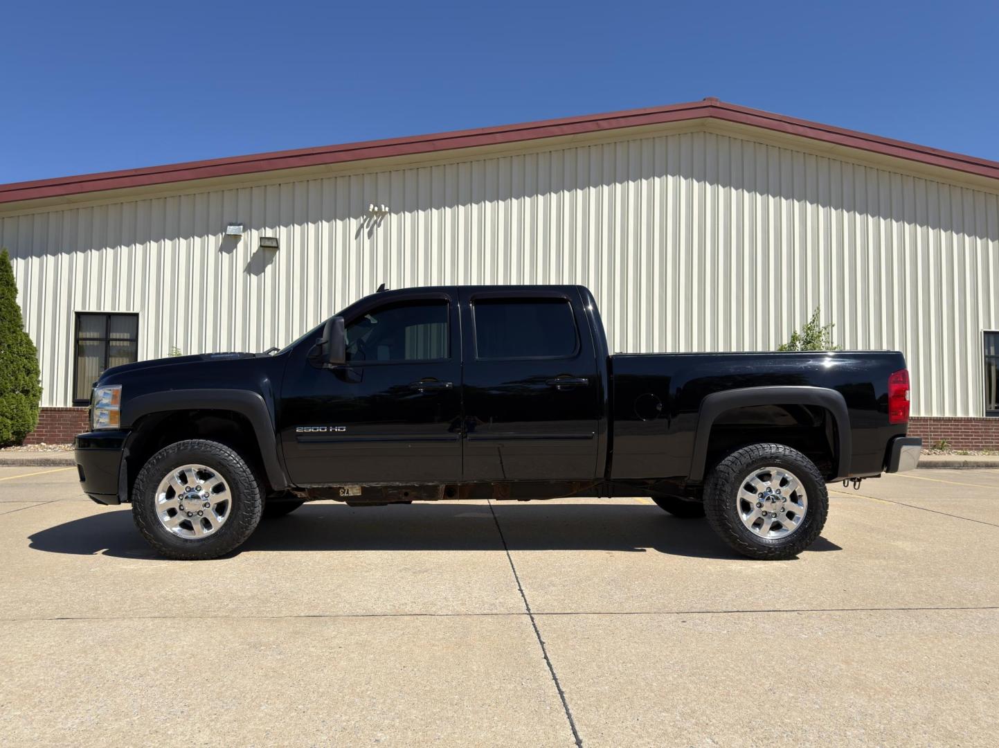 2012 BLACK /Black Chevrolet Silverado 2500HD LT Crew Cab 4WD (1GC1KXCG7CF) with an 6.0L V8 engine, Automatic transmission, located at 2990 Old Orchard Rd., Jackson, MO, 63755, 37.354214, -89.612106 - 2012 Chevrolet Silverado 2500HD LT 102xxx miles 4x4 6.0L V8 Automatic Power Driver Seat Remote Start Cruise Power Windows/Locks/Mirrors We have financing available and we accept trades! Fill out a credit application on our website or come by today! If you have any questions, give us a call - Photo#6