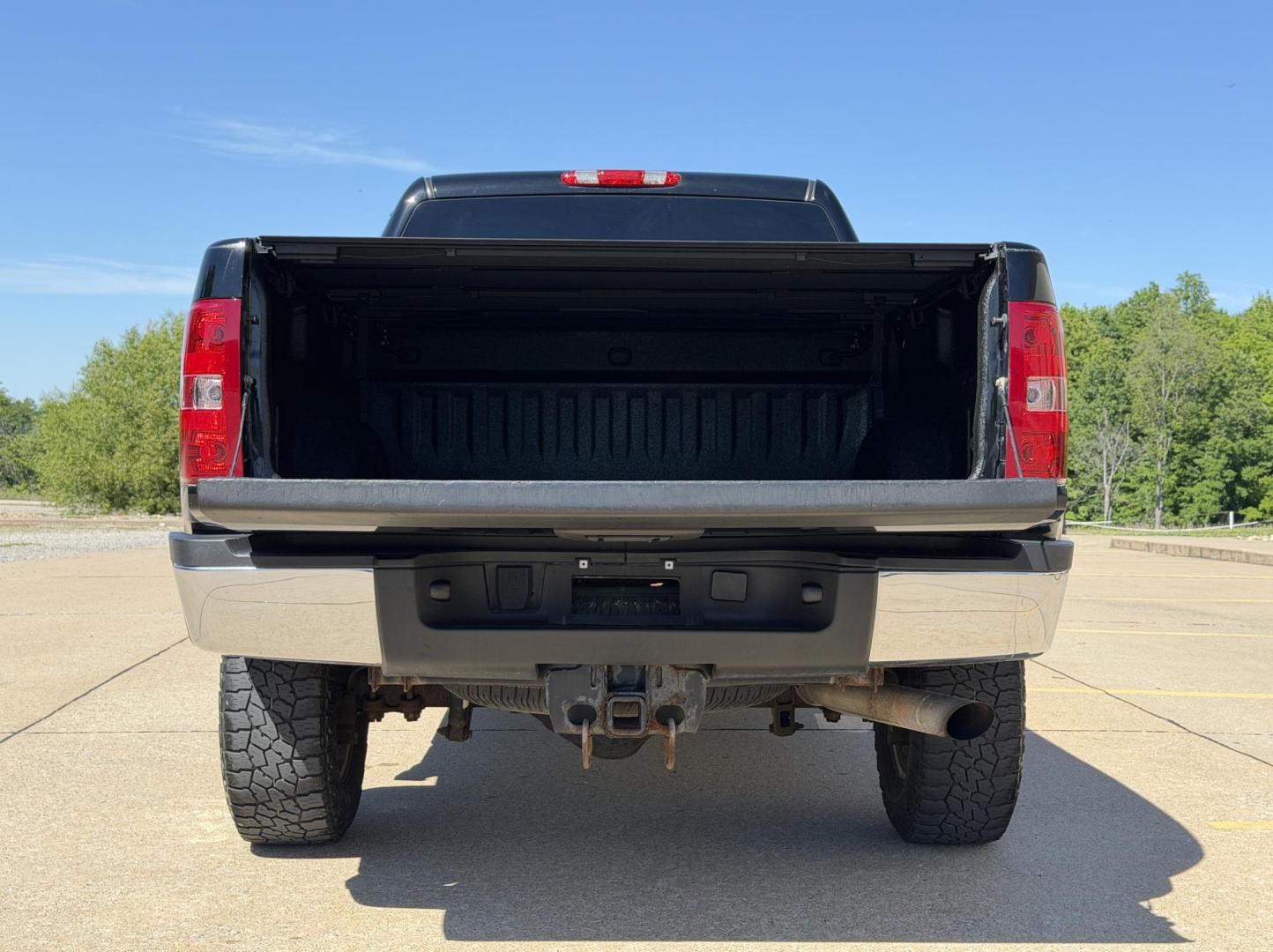2012 BLACK /Black Chevrolet Silverado 2500HD LT Crew Cab 4WD (1GC1KXCG7CF) with an 6.0L V8 engine, Automatic transmission, located at 2990 Old Orchard Rd., Jackson, MO, 63755, 37.354214, -89.612106 - 2012 Chevrolet Silverado 2500HD LT 102xxx miles 4x4 6.0L V8 Automatic Power Driver Seat Remote Start Cruise Power Windows/Locks/Mirrors We have financing available and we accept trades! Fill out a credit application on our website or come by today! If you have any questions, give us a call - Photo#18