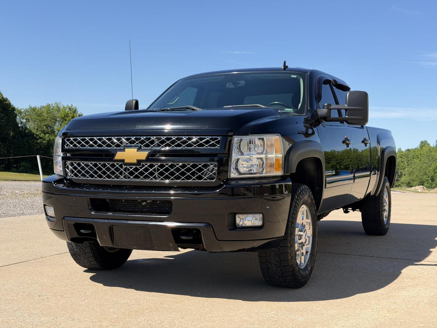 2012 BLACK /Black Chevrolet Silverado 2500HD LT Crew Cab 4WD (1GC1KXCG7CF) with an 6.0L V8 engine, Automatic transmission, located at 2990 Old Orchard Rd., Jackson, MO, 63755, 37.354214, -89.612106 - 2012 Chevrolet Silverado 2500HD LT 102xxx miles 4x4 6.0L V8 Automatic Power Driver Seat Remote Start Cruise Power Windows/Locks/Mirrors We have financing available and we accept trades! Fill out a credit application on our website or come by today! If you have any questions, give us a call - Photo#5