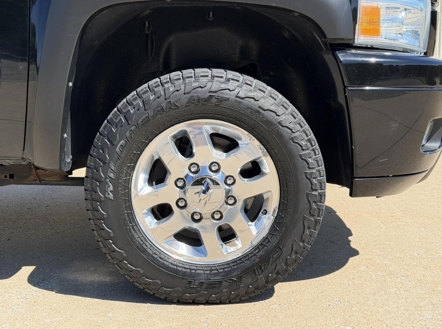 2012 BLACK /Black Chevrolet Silverado 2500HD LT Crew Cab 4WD (1GC1KXCG7CF) with an 6.0L V8 engine, Automatic transmission, located at 2990 Old Orchard Rd., Jackson, MO, 63755, 37.354214, -89.612106 - 2012 Chevrolet Silverado 2500HD LT 102xxx miles 4x4 6.0L V8 Automatic Power Driver Seat Remote Start Cruise Power Windows/Locks/Mirrors We have financing available and we accept trades! Fill out a credit application on our website or come by today! If you have any questions, give us a call - Photo#36