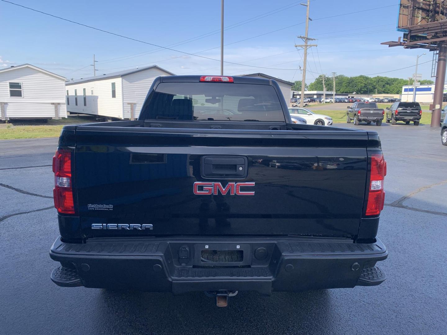 2017 BLACK /GRAY GMC Sierra 1500 Base Double Cab 4WD (1GTV2LEC5HZ) with an 5.3L V8 OHV 16V engine, Automatic transmission, located at 506 S. Kingshighway, Cape Girardeau, MO, 63703, (573) 235-5000, 37.294991, -89.553635 - 2017 GMC Sierra 1500 Base Double Cab 4WD 94,xxx miles Backup Cam Cruise Bluetooth 4 wheel drive Cloth Seats Seating for 6 We have financing available and we accept trades! Fill out a credit application on our website or come by today! If you have any questions, give us a call at (573) 235-5 - Photo#6