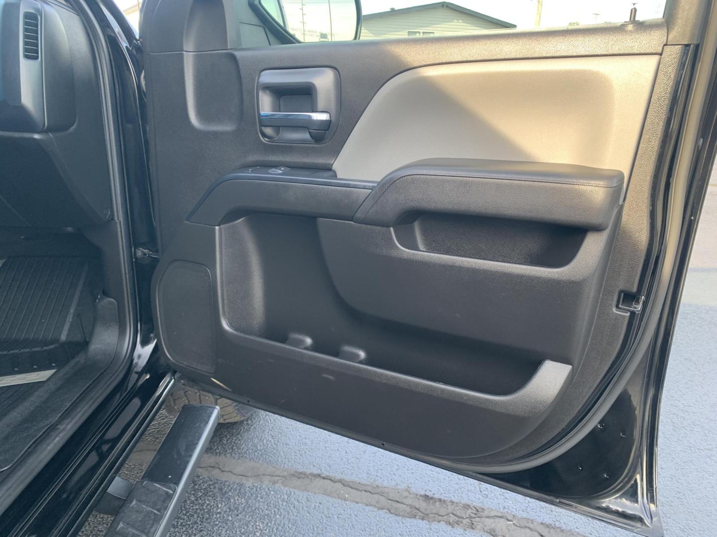 2017 BLACK /GRAY GMC Sierra 1500 Base Double Cab 4WD (1GTV2LEC5HZ) with an 5.3L V8 OHV 16V engine, Automatic transmission, located at 506 S. Kingshighway, Cape Girardeau, MO, 63703, (573) 235-5000, 37.294991, -89.553635 - 2017 GMC Sierra 1500 Base Double Cab 4WD 94,xxx miles Backup Cam Cruise Bluetooth 4 wheel drive Cloth Seats Seating for 6 We have financing available and we accept trades! Fill out a credit application on our website or come by today! If you have any questions, give us a call at (573) 235-5 - Photo#10