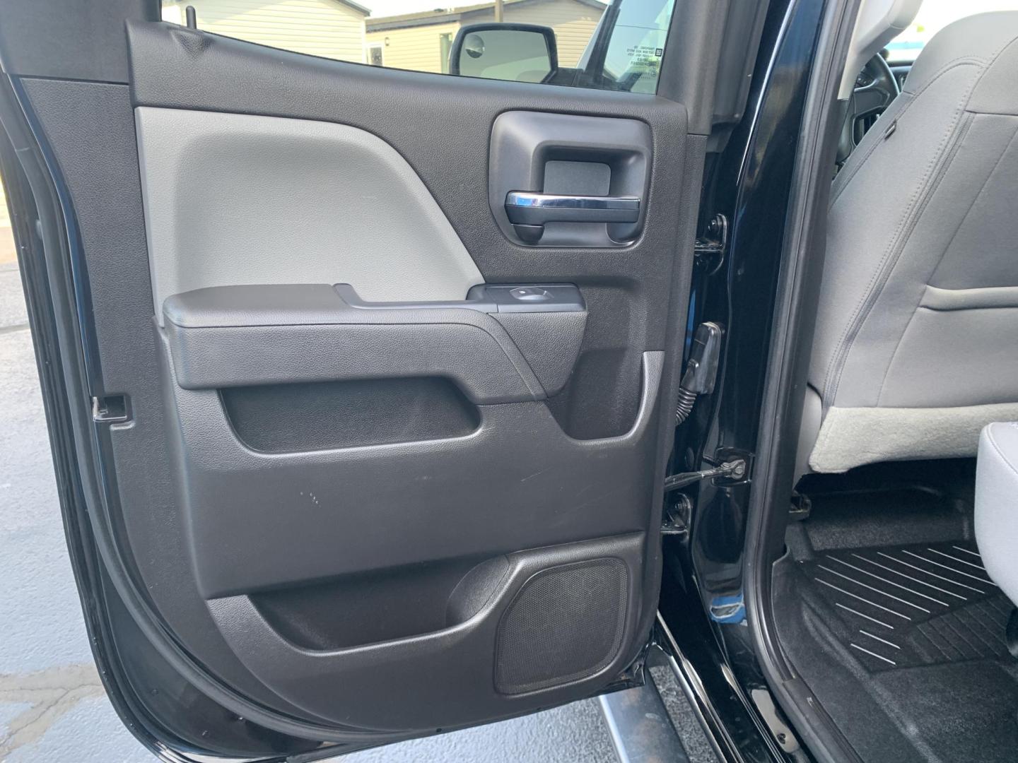 2017 BLACK /GRAY GMC Sierra 1500 Base Double Cab 4WD (1GTV2LEC5HZ) with an 5.3L V8 OHV 16V engine, Automatic transmission, located at 506 S. Kingshighway, Cape Girardeau, MO, 63703, (573) 235-5000, 37.294991, -89.553635 - 2017 GMC Sierra 1500 Base Double Cab 4WD 94,xxx miles Backup Cam Cruise Bluetooth 4 wheel drive Cloth Seats Seating for 6 We have financing available and we accept trades! Fill out a credit application on our website or come by today! If you have any questions, give us a call at (573) 235-5 - Photo#15