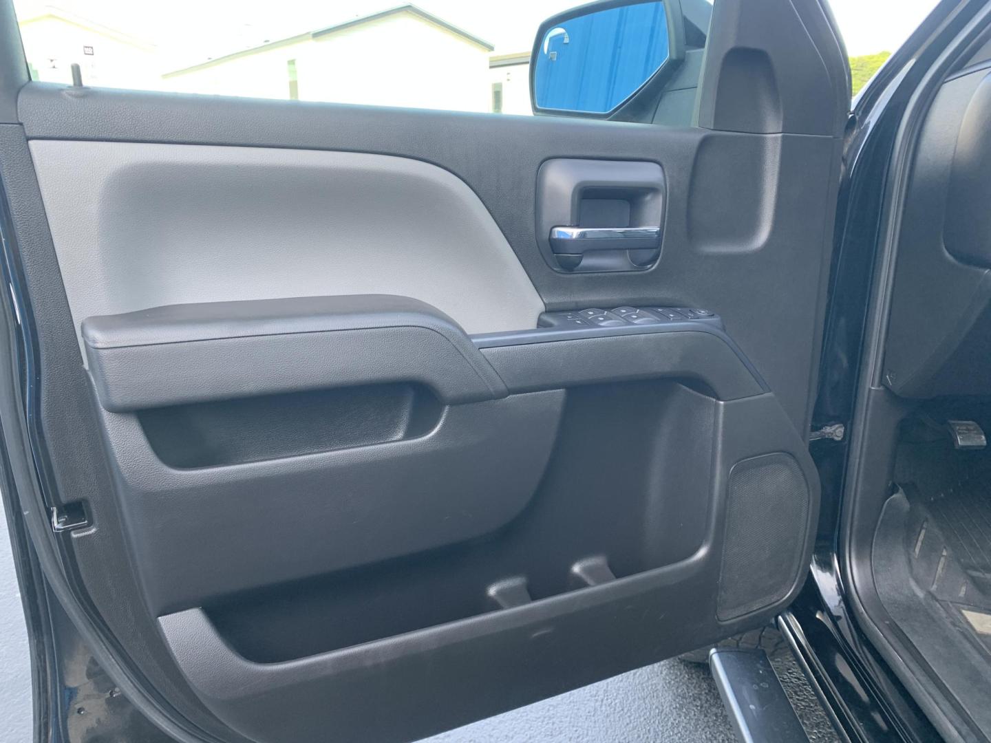 2017 BLACK /GRAY GMC Sierra 1500 Base Double Cab 4WD (1GTV2LEC5HZ) with an 5.3L V8 OHV 16V engine, Automatic transmission, located at 506 S. Kingshighway, Cape Girardeau, MO, 63703, (573) 235-5000, 37.294991, -89.553635 - 2017 GMC Sierra 1500 Base Double Cab 4WD 94,xxx miles Backup Cam Cruise Bluetooth 4 wheel drive Cloth Seats Seating for 6 We have financing available and we accept trades! Fill out a credit application on our website or come by today! If you have any questions, give us a call at (573) 235-5 - Photo#17