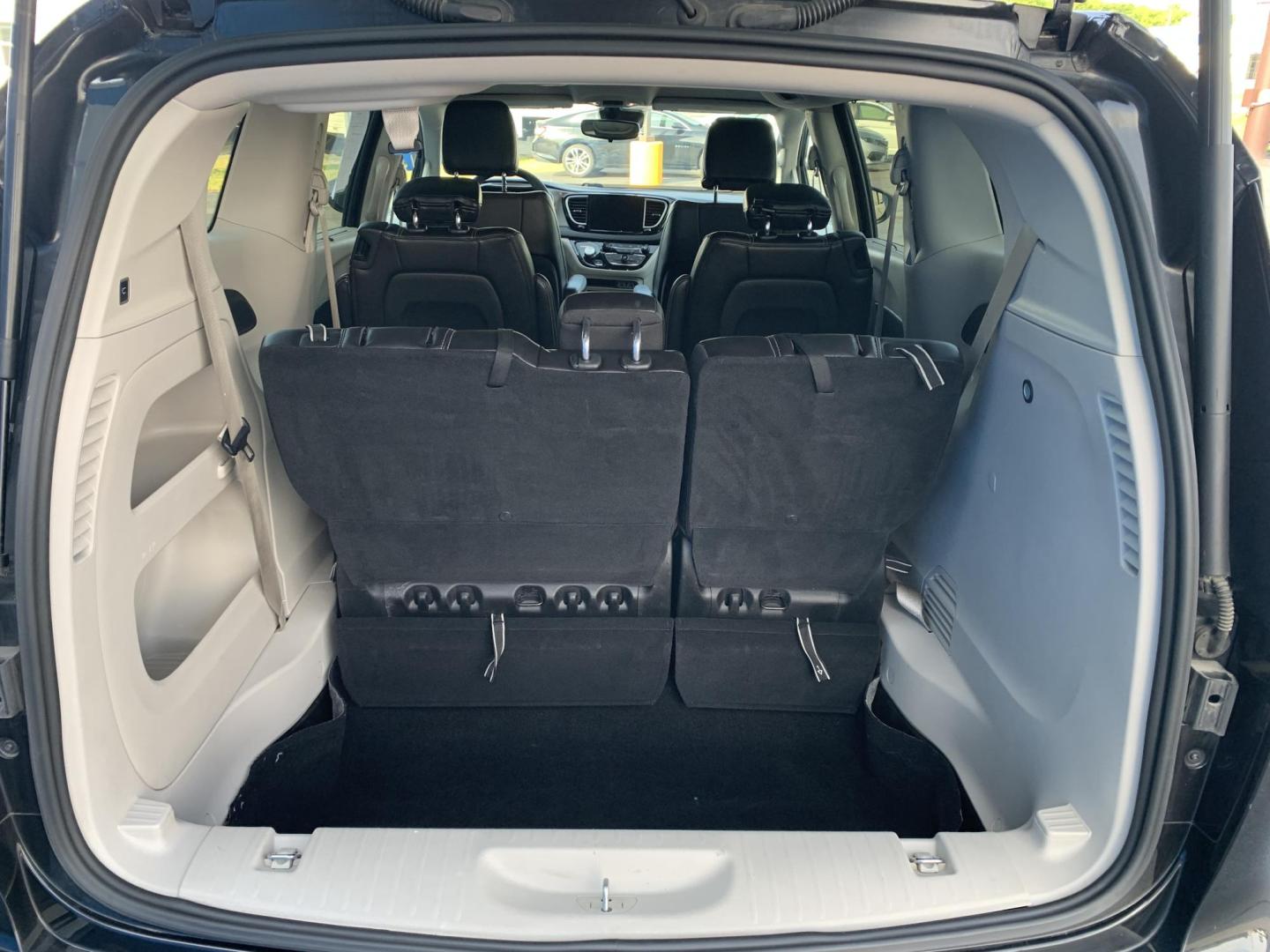 2023 BLACK /BLACK Chrysler Pacifica Touring-L (2C4RC1BG8PR) with an 3.6L V6 DOHC 24V engine, Automatic transmission, located at 506 S. Kingshighway, Cape Girardeau, MO, 63703, (573) 235-5000, 37.294991, -89.553635 - 2023 Chrysler Pacifica Touring-L 70,xxx miles One Owner Heated Leather Seats Heated Steering Wheel Adaptive Cruise Power Sliding Doors Keyless Entry Remote Start Power Windows/Locks/Mirros Backup Camera Bluetooth We have financing available and we accept trades! Fill out a credit applica - Photo#7