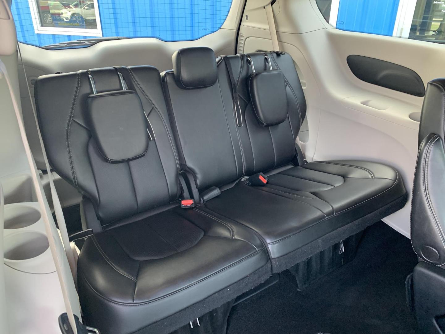 2023 BLACK /BLACK Chrysler Pacifica Touring-L (2C4RC1BG8PR) with an 3.6L V6 DOHC 24V engine, Automatic transmission, located at 506 S. Kingshighway, Cape Girardeau, MO, 63703, (573) 235-5000, 37.294991, -89.553635 - 2023 Chrysler Pacifica Touring-L 70,xxx miles One Owner Heated Leather Seats Heated Steering Wheel Adaptive Cruise Power Sliding Doors Keyless Entry Remote Start Power Windows/Locks/Mirros Backup Camera Bluetooth We have financing available and we accept trades! Fill out a credit applica - Photo#14