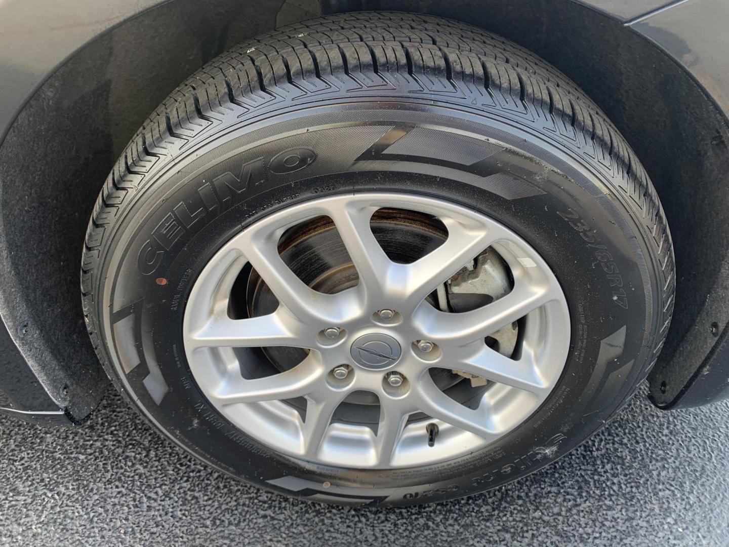 2023 BLACK /BLACK Chrysler Pacifica Touring-L (2C4RC1BG8PR) with an 3.6L V6 DOHC 24V engine, Automatic transmission, located at 506 S. Kingshighway, Cape Girardeau, MO, 63703, (573) 235-5000, 37.294991, -89.553635 - 2023 Chrysler Pacifica Touring-L 70,xxx miles One Owner Heated Leather Seats Heated Steering Wheel Adaptive Cruise Power Sliding Doors Keyless Entry Remote Start Power Windows/Locks/Mirros Backup Camera Bluetooth We have financing available and we accept trades! Fill out a credit applica - Photo#34