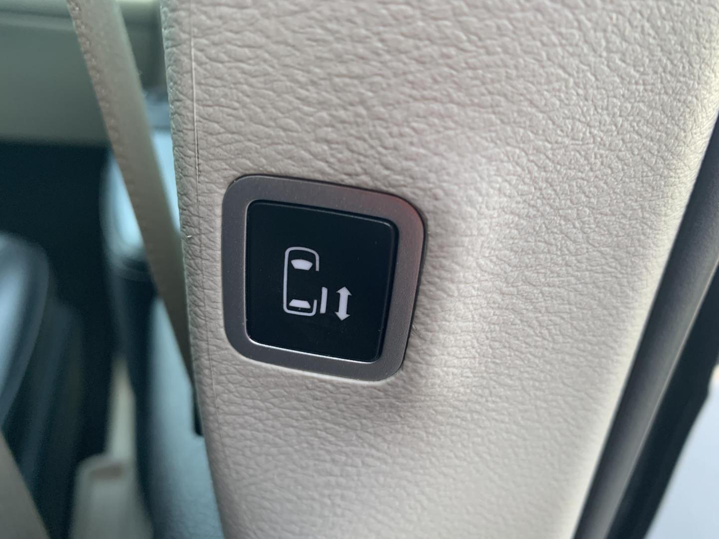 2023 BLACK /BLACK Chrysler Pacifica Touring-L (2C4RC1BG8PR) with an 3.6L V6 DOHC 24V engine, Automatic transmission, located at 506 S. Kingshighway, Cape Girardeau, MO, 63703, (573) 235-5000, 37.294991, -89.553635 - 2023 Chrysler Pacifica Touring-L 70,xxx miles One Owner Heated Leather Seats Heated Steering Wheel Adaptive Cruise Power Sliding Doors Keyless Entry Remote Start Power Windows/Locks/Mirros Backup Camera Bluetooth We have financing available and we accept trades! Fill out a credit applica - Photo#16