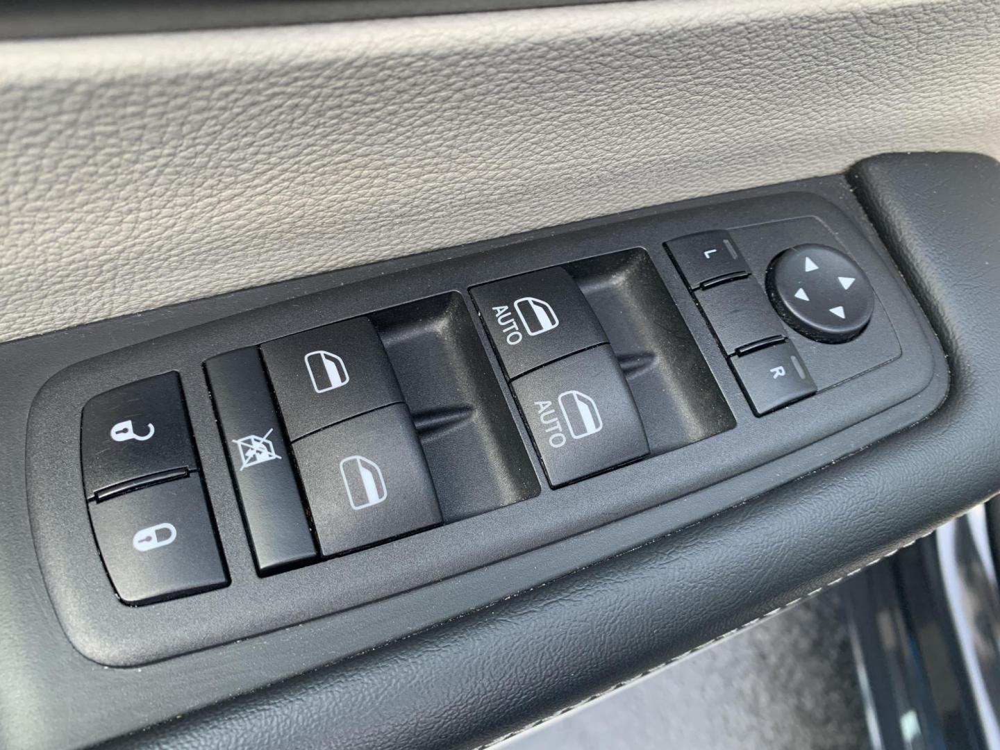 2023 BLACK /BLACK Chrysler Pacifica Touring-L (2C4RC1BG8PR) with an 3.6L V6 DOHC 24V engine, Automatic transmission, located at 506 S. Kingshighway, Cape Girardeau, MO, 63703, (573) 235-5000, 37.294991, -89.553635 - 2023 Chrysler Pacifica Touring-L 70,xxx miles One Owner Heated Leather Seats Heated Steering Wheel Adaptive Cruise Power Sliding Doors Keyless Entry Remote Start Power Windows/Locks/Mirros Backup Camera Bluetooth We have financing available and we accept trades! Fill out a credit applica - Photo#20