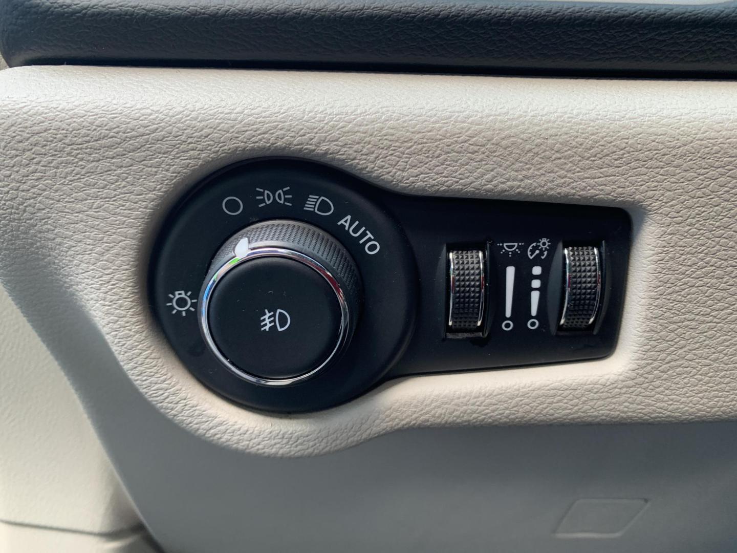2023 BLACK /BLACK Chrysler Pacifica Touring-L (2C4RC1BG8PR) with an 3.6L V6 DOHC 24V engine, Automatic transmission, located at 506 S. Kingshighway, Cape Girardeau, MO, 63703, (573) 235-5000, 37.294991, -89.553635 - 2023 Chrysler Pacifica Touring-L 70,xxx miles One Owner Heated Leather Seats Heated Steering Wheel Adaptive Cruise Power Sliding Doors Keyless Entry Remote Start Power Windows/Locks/Mirros Backup Camera Bluetooth We have financing available and we accept trades! Fill out a credit applica - Photo#22