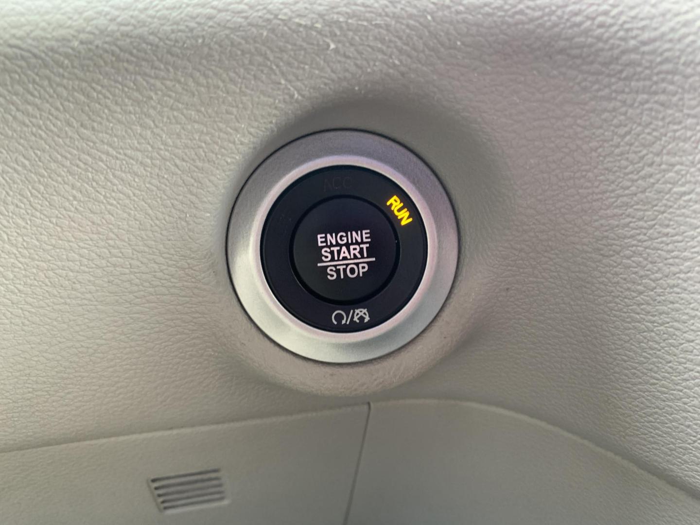 2023 BLACK /BLACK Chrysler Pacifica Touring-L (2C4RC1BG8PR) with an 3.6L V6 DOHC 24V engine, Automatic transmission, located at 506 S. Kingshighway, Cape Girardeau, MO, 63703, (573) 235-5000, 37.294991, -89.553635 - 2023 Chrysler Pacifica Touring-L 70,xxx miles One Owner Heated Leather Seats Heated Steering Wheel Adaptive Cruise Power Sliding Doors Keyless Entry Remote Start Power Windows/Locks/Mirros Backup Camera Bluetooth We have financing available and we accept trades! Fill out a credit applica - Photo#27