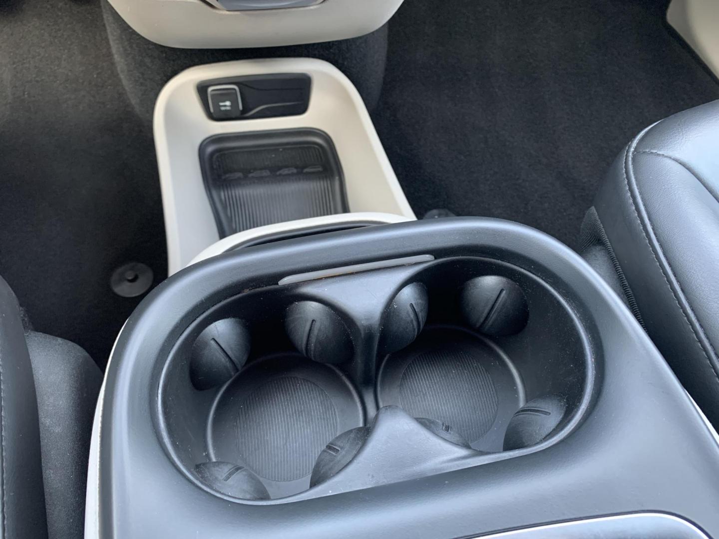 2023 BLACK /BLACK Chrysler Pacifica Touring-L (2C4RC1BG8PR) with an 3.6L V6 DOHC 24V engine, Automatic transmission, located at 506 S. Kingshighway, Cape Girardeau, MO, 63703, (573) 235-5000, 37.294991, -89.553635 - 2023 Chrysler Pacifica Touring-L 70,xxx miles One Owner Heated Leather Seats Heated Steering Wheel Adaptive Cruise Power Sliding Doors Keyless Entry Remote Start Power Windows/Locks/Mirros Backup Camera Bluetooth We have financing available and we accept trades! Fill out a credit applica - Photo#31