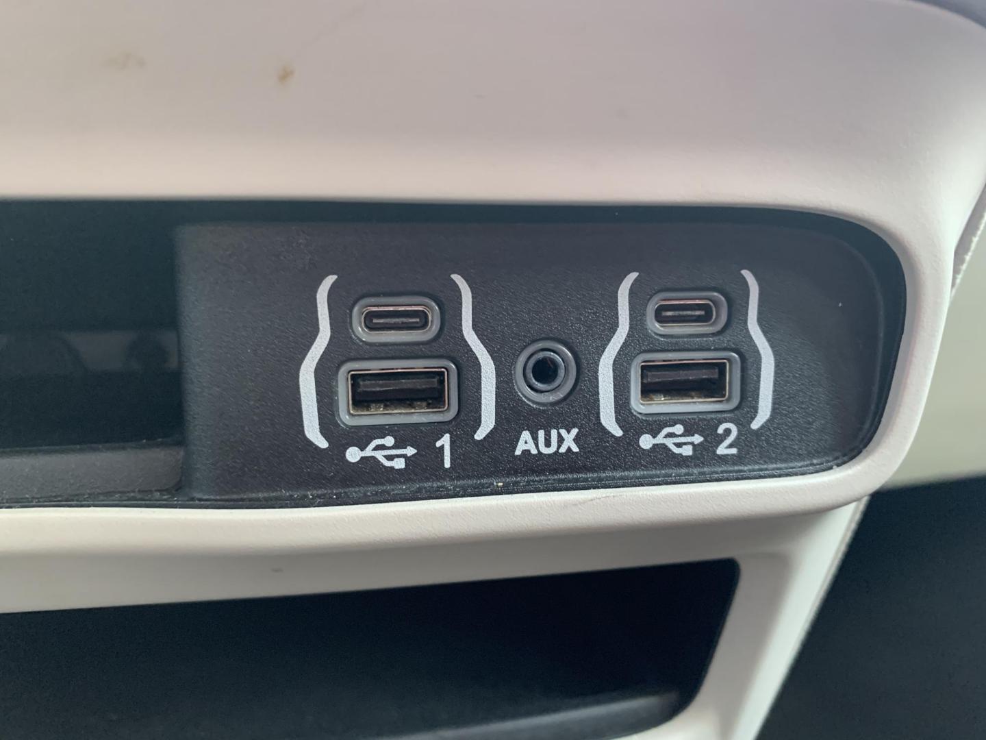2023 BLACK /BLACK Chrysler Pacifica Touring-L (2C4RC1BG8PR) with an 3.6L V6 DOHC 24V engine, Automatic transmission, located at 506 S. Kingshighway, Cape Girardeau, MO, 63703, (573) 235-5000, 37.294991, -89.553635 - 2023 Chrysler Pacifica Touring-L 70,xxx miles One Owner Heated Leather Seats Heated Steering Wheel Adaptive Cruise Power Sliding Doors Keyless Entry Remote Start Power Windows/Locks/Mirros Backup Camera Bluetooth We have financing available and we accept trades! Fill out a credit applica - Photo#33