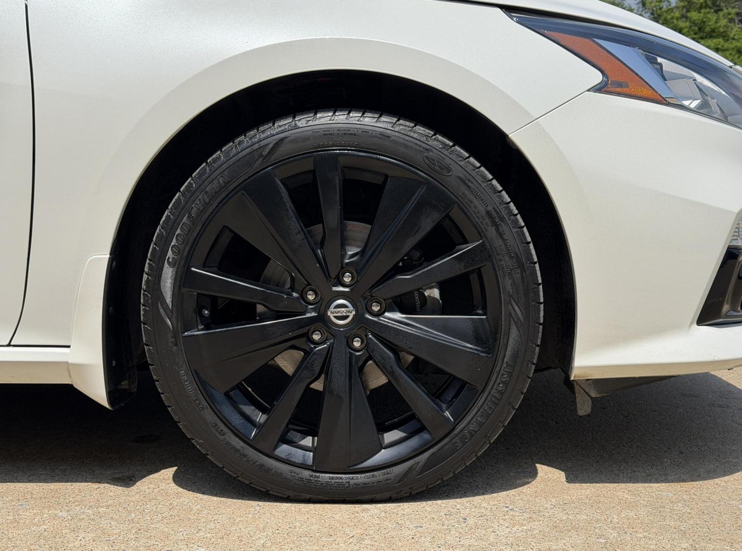 2022 WHITE /Black Nissan Altima 2.5 SR (1N4BL4CV2NN) with an 2.5L 4 Cyl. engine, CVT transmission, located at 2990 Old Orchard Rd., Jackson, MO, 63755, 37.354214, -89.612106 - 2022 Nissan Altima 2.5 SR 1-Owner 99xxx miles Front Wheel Drive 2.5L 4 Cyl. Automatic Leather Backup Camera Power Driver Seat Heated Seats Sunroof Bluetooth Remote Start Cruise Power Windows/Locks/Mirrors We have financing available and we accept trades! Fill out a credit application - Photo#41