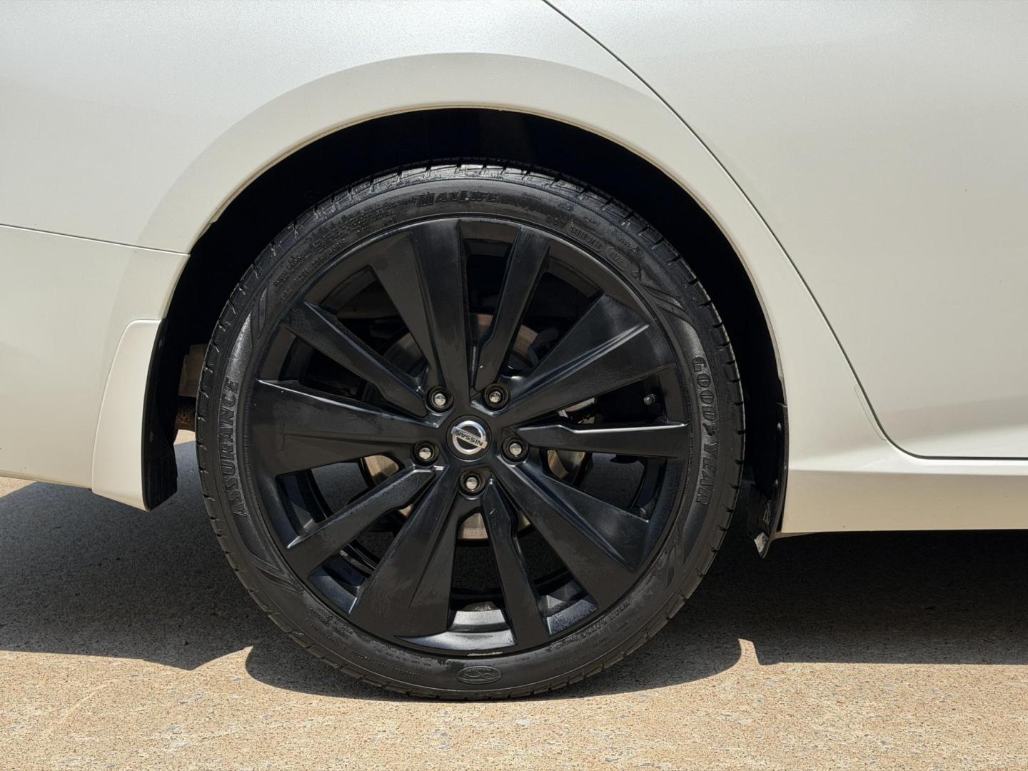 2022 WHITE /Black Nissan Altima 2.5 SR (1N4BL4CV2NN) with an 2.5L 4 Cyl. engine, CVT transmission, located at 2990 Old Orchard Rd., Jackson, MO, 63755, 37.354214, -89.612106 - 2022 Nissan Altima 2.5 SR 1-Owner 99xxx miles Front Wheel Drive 2.5L 4 Cyl. Automatic Leather Backup Camera Power Driver Seat Heated Seats Sunroof Bluetooth Remote Start Cruise Power Windows/Locks/Mirrors We have financing available and we accept trades! Fill out a credit application - Photo#40