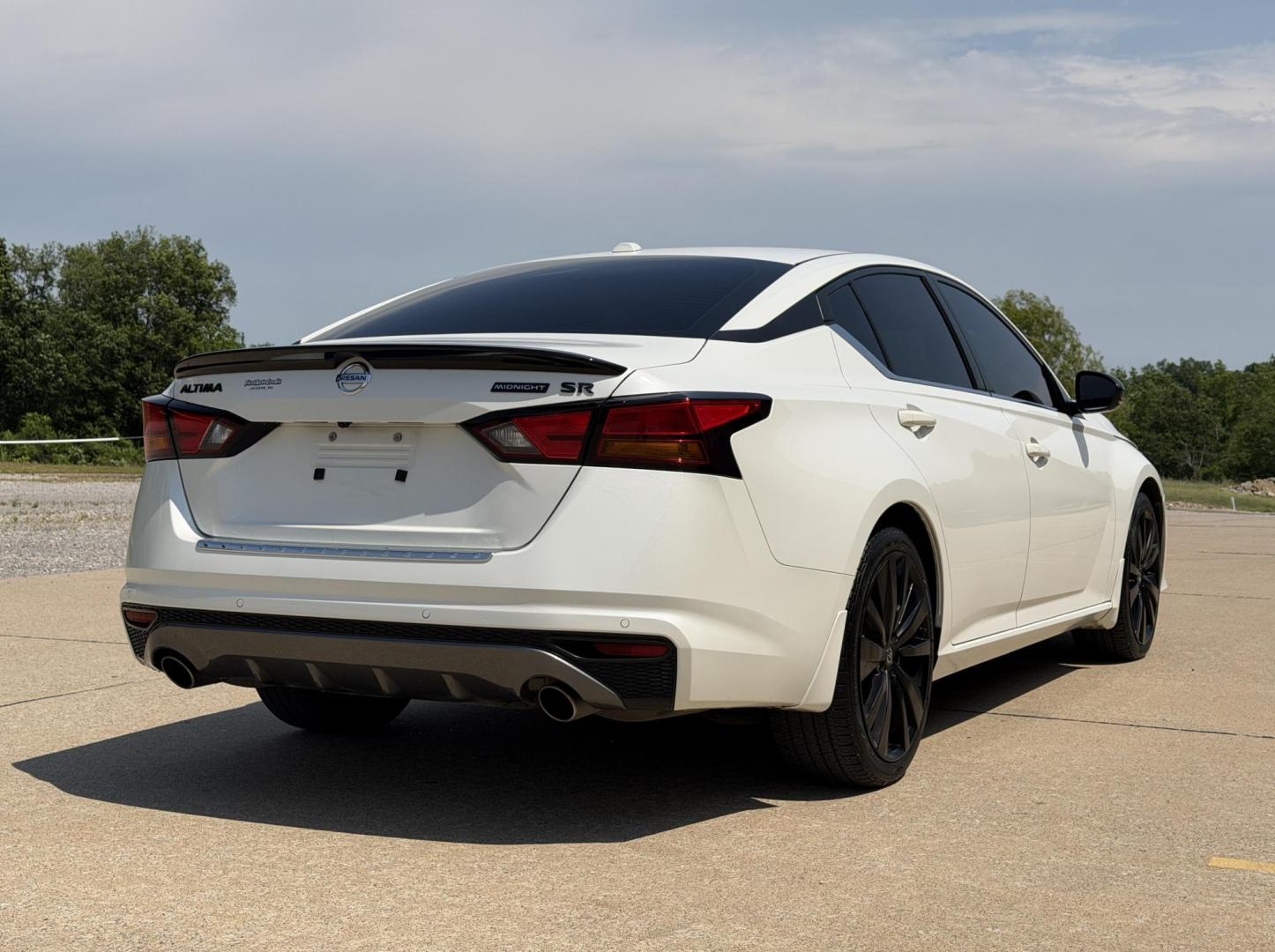 2022 WHITE /Black Nissan Altima 2.5 SR (1N4BL4CV2NN) with an 2.5L 4 Cyl. engine, CVT transmission, located at 2990 Old Orchard Rd., Jackson, MO, 63755, 37.354214, -89.612106 - 2022 Nissan Altima 2.5 SR 1-Owner 99xxx miles Front Wheel Drive 2.5L 4 Cyl. Automatic Leather Backup Camera Power Driver Seat Heated Seats Sunroof Bluetooth Remote Start Cruise Power Windows/Locks/Mirrors We have financing available and we accept trades! Fill out a credit application - Photo#10