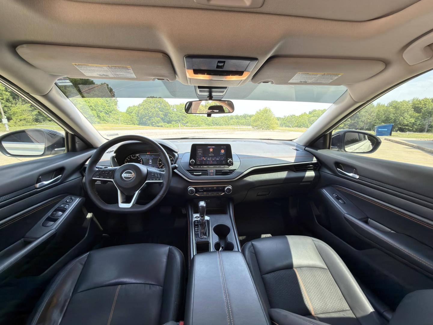 2022 WHITE /Black Nissan Altima 2.5 SR (1N4BL4CV2NN) with an 2.5L 4 Cyl. engine, CVT transmission, located at 2990 Old Orchard Rd., Jackson, MO, 63755, 37.354214, -89.612106 - 2022 Nissan Altima 2.5 SR 1-Owner 99xxx miles Front Wheel Drive 2.5L 4 Cyl. Automatic Leather Backup Camera Power Driver Seat Heated Seats Sunroof Bluetooth Remote Start Cruise Power Windows/Locks/Mirrors We have financing available and we accept trades! Fill out a credit application - Photo#22