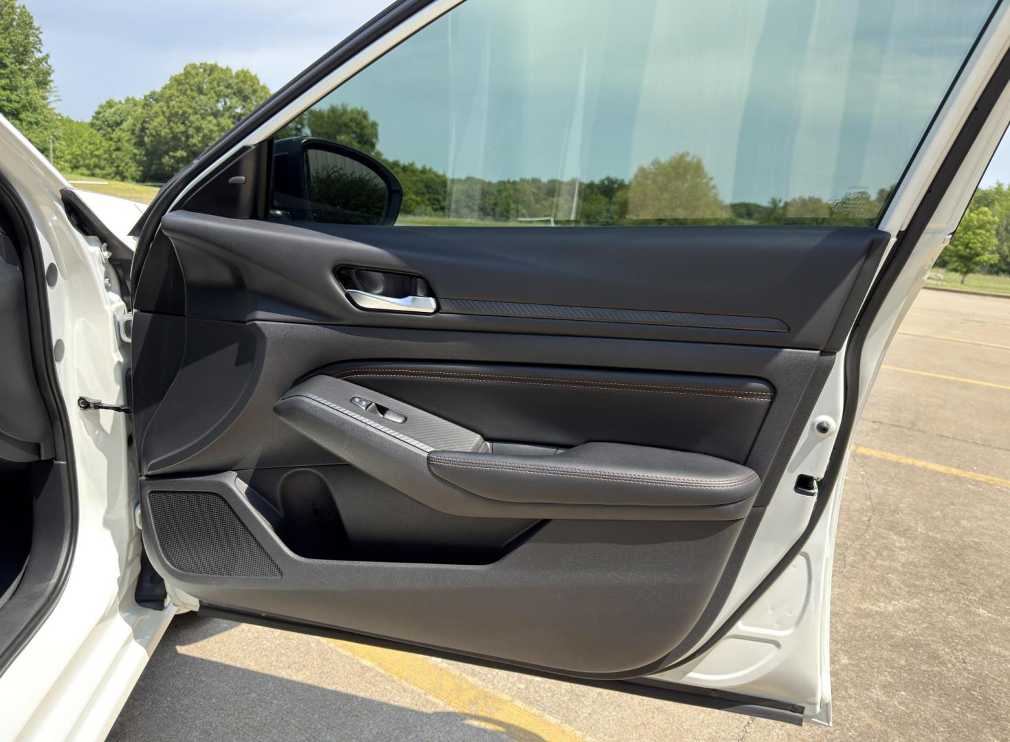 2022 WHITE /Black Nissan Altima 2.5 SR (1N4BL4CV2NN) with an 2.5L 4 Cyl. engine, CVT transmission, located at 2990 Old Orchard Rd., Jackson, MO, 63755, 37.354214, -89.612106 - 2022 Nissan Altima 2.5 SR 1-Owner 99xxx miles Front Wheel Drive 2.5L 4 Cyl. Automatic Leather Backup Camera Power Driver Seat Heated Seats Sunroof Bluetooth Remote Start Cruise Power Windows/Locks/Mirrors We have financing available and we accept trades! Fill out a credit application - Photo#16
