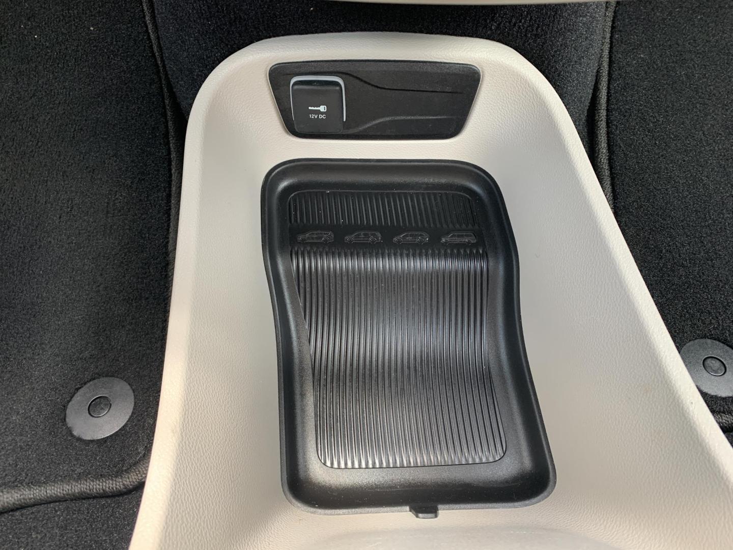2023 WHITE /BLACK Chrysler Pacifica Touring-L (2C4RC1BG7PR) with an 3.6L V6 DOHC 24V engine, Automatic transmission, located at 506 S. Kingshighway, Cape Girardeau, MO, 63703, (573) 235-5000, 37.294991, -89.553635 - 2023 Chrysler Pacifica Touring-L 133,xxx miles One Owner Heated Seats Heated Steering Wheel Backup Cam Apple Carplay Bluetooth Leather Power Windows/Locks/Mirrors Keyless Entry Remote Start Power Sliding Doors We have financing available and we accept trades! Fill out a credit applica - Photo#30