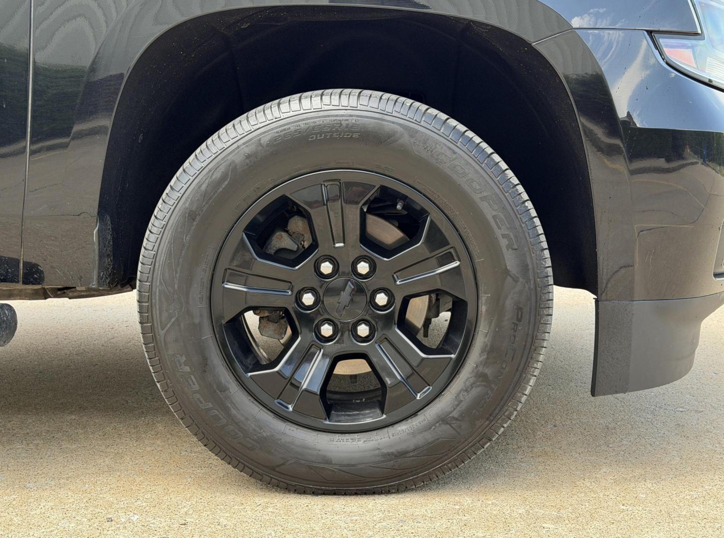 2020 BLACK /Black Chevrolet Tahoe LS 4WD (1GNSKAKC1LR) with an 5.3L V8 engine, Automatic transmission, located at 2990 Old Orchard Rd., Jackson, MO, 63755, 37.354214, -89.612106 - 2020 Chevrolet Tahoe 1500 LS 1-Owner 125xxx miles 4 Wheel Drive 5.3L V8 Automatic Backup Camera Power Seats Bluetooth Remote Start Cruise Power Windows/Locks/Mirrors We have financing available and we accept trades! Fill out a credit application on our website or come by today! If you h - Photo#39
