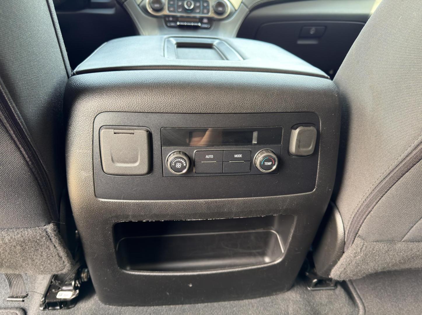 2020 BLACK /Black Chevrolet Tahoe LS 4WD (1GNSKAKC1LR) with an 5.3L V8 engine, Automatic transmission, located at 2990 Old Orchard Rd., Jackson, MO, 63755, 37.354214, -89.612106 - 2020 Chevrolet Tahoe 1500 LS 1-Owner 125xxx miles 4 Wheel Drive 5.3L V8 Automatic Backup Camera Power Seats Bluetooth Remote Start Cruise Power Windows/Locks/Mirrors We have financing available and we accept trades! Fill out a credit application on our website or come by today! If you h - Photo#32