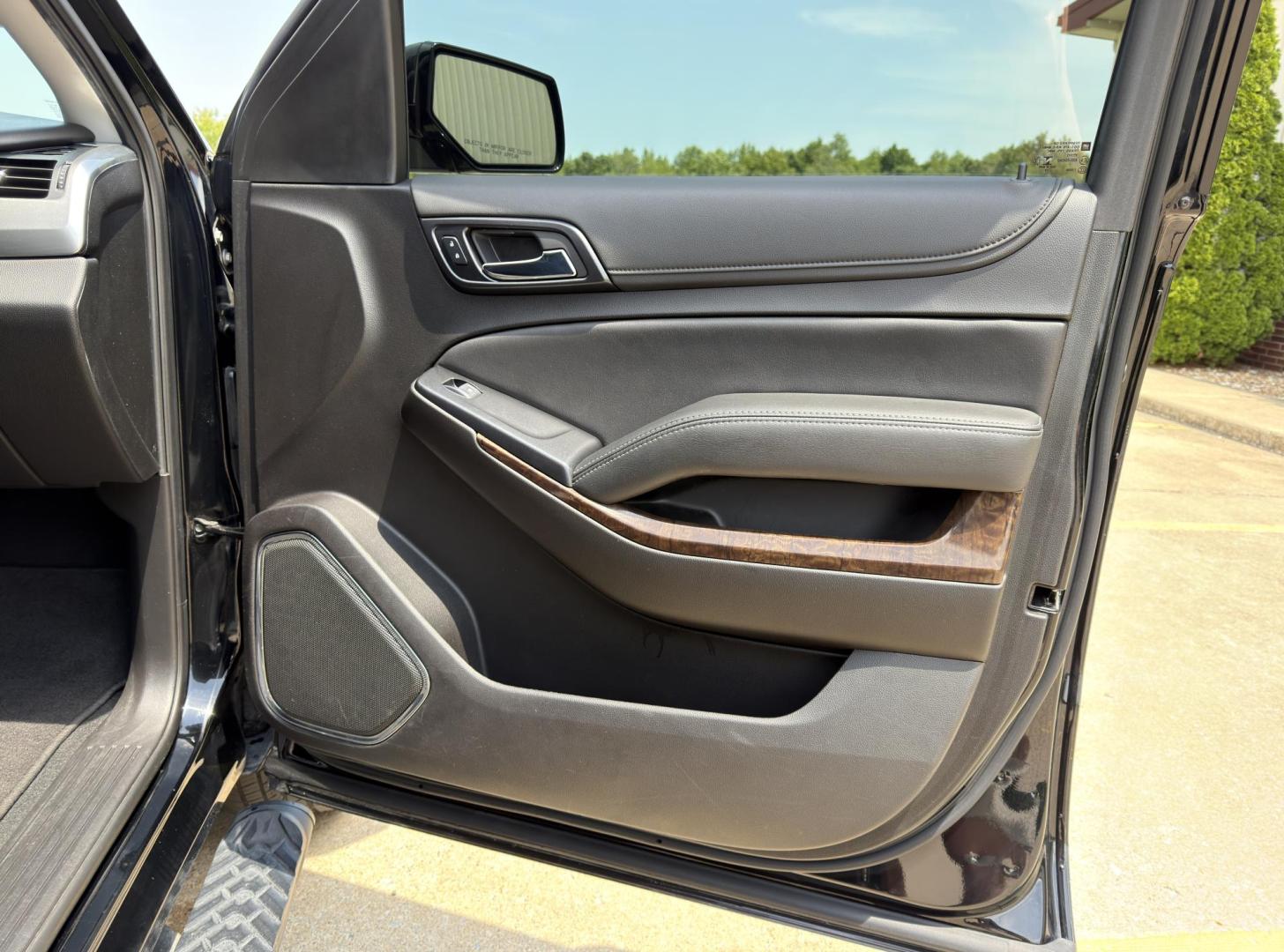 2020 BLACK /Black Chevrolet Tahoe LS 4WD (1GNSKAKC1LR) with an 5.3L V8 engine, Automatic transmission, located at 2990 Old Orchard Rd., Jackson, MO, 63755, 37.354214, -89.612106 - 2020 Chevrolet Tahoe 1500 LS 1-Owner 125xxx miles 4 Wheel Drive 5.3L V8 Automatic Backup Camera Power Seats Bluetooth Remote Start Cruise Power Windows/Locks/Mirrors We have financing available and we accept trades! Fill out a credit application on our website or come by today! If you h - Photo#15