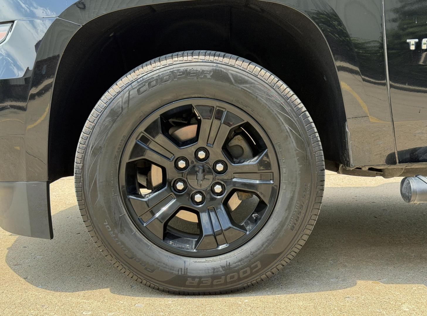 2020 BLACK /Black Chevrolet Tahoe LS 4WD (1GNSKAKC1LR) with an 5.3L V8 engine, Automatic transmission, located at 2990 Old Orchard Rd., Jackson, MO, 63755, 37.354214, -89.612106 - 2020 Chevrolet Tahoe 1500 LS 1-Owner 125xxx miles 4 Wheel Drive 5.3L V8 Automatic Backup Camera Power Seats Bluetooth Remote Start Cruise Power Windows/Locks/Mirrors We have financing available and we accept trades! Fill out a credit application on our website or come by today! If you h - Photo#36