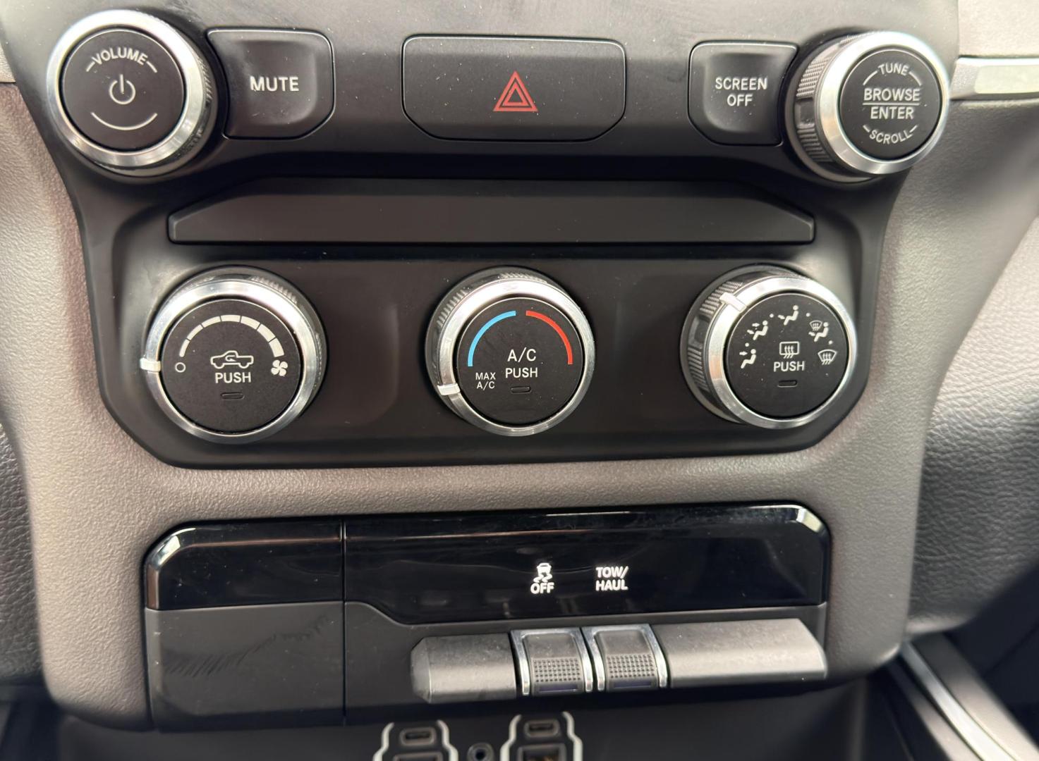 2022 BLACK /Gray RAM 1500 Big Horn Crew Cab 4WD (1C6RRFFG2NN) with an 3.6L V6 engine, Automatic transmission, located at 2990 Old Orchard Rd., Jackson, MO, 63755, 37.354214, -89.612106 - 2022 Ram 1500 Big Horn 1-Owner 135xxx miles 4x4 3.6L V6 Automatic Backup Camera Power Driver Seat Bluetooth Remote Start Cruise Power Windows/Locks/Mirrors We have financing available and we accept trades! Fill out a credit application on our website or come by today! If you have any qu - Photo#27