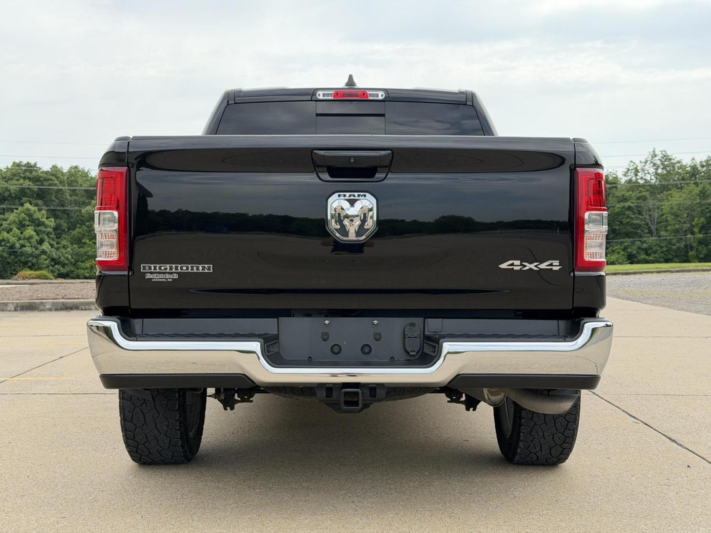 2022 BLACK /Gray RAM 1500 Big Horn Crew Cab 4WD (1C6RRFFG2NN) with an 3.6L V6 engine, Automatic transmission, located at 2990 Old Orchard Rd., Jackson, MO, 63755, 37.354214, -89.612106 - 2022 Ram 1500 Big Horn 1-Owner 135xxx miles 4x4 3.6L V6 Automatic Backup Camera Power Driver Seat Bluetooth Remote Start Cruise Power Windows/Locks/Mirrors We have financing available and we accept trades! Fill out a credit application on our website or come by today! If you have any qu - Photo#11