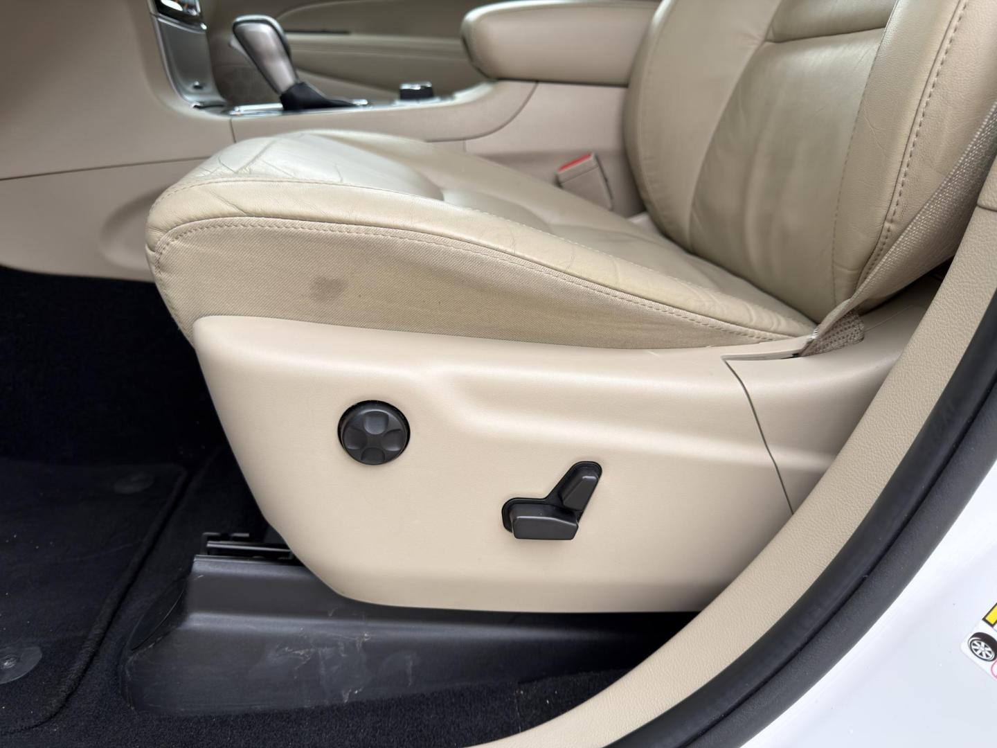 2021 WHITE /Tan Jeep Grand Cherokee Limited 4WD (1C4RJFBG0MC) with an 3.6L V6 engine, Automatic transmission, located at 2990 Old Orchard Rd., Jackson, MO, 63755, 37.354214, -89.612106 - 2021 Jeep Grand Cherokee Limited 1-Owner 120xxx miles 4 Wheel Drive 3.6L V6 Automatic Leather Navigation Power/Heated Seats Heated Steering Wheel Backup Camera Sunroof Bluetooth Remote Start Cruise Power Windows/Locks/Mirrors We have financing available and we accept trades! Fill out - Photo#7