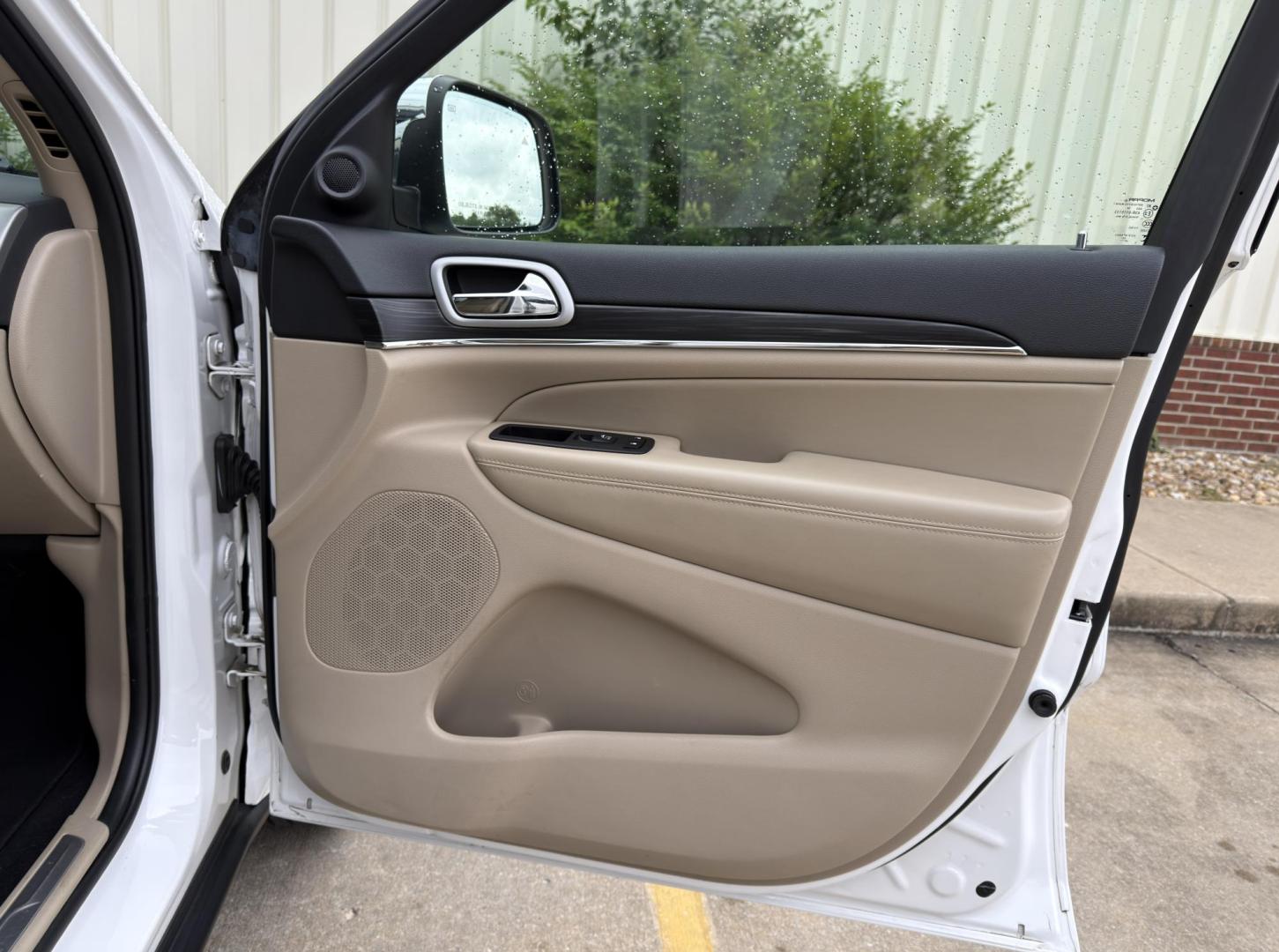 2021 WHITE /Tan Jeep Grand Cherokee Limited 4WD (1C4RJFBG0MC) with an 3.6L V6 engine, Automatic transmission, located at 2990 Old Orchard Rd., Jackson, MO, 63755, 37.354214, -89.612106 - 2021 Jeep Grand Cherokee Limited 1-Owner 120xxx miles 4 Wheel Drive 3.6L V6 Automatic Leather Navigation Power/Heated Seats Heated Steering Wheel Backup Camera Sunroof Bluetooth Remote Start Cruise Power Windows/Locks/Mirrors We have financing available and we accept trades! Fill out - Photo#18
