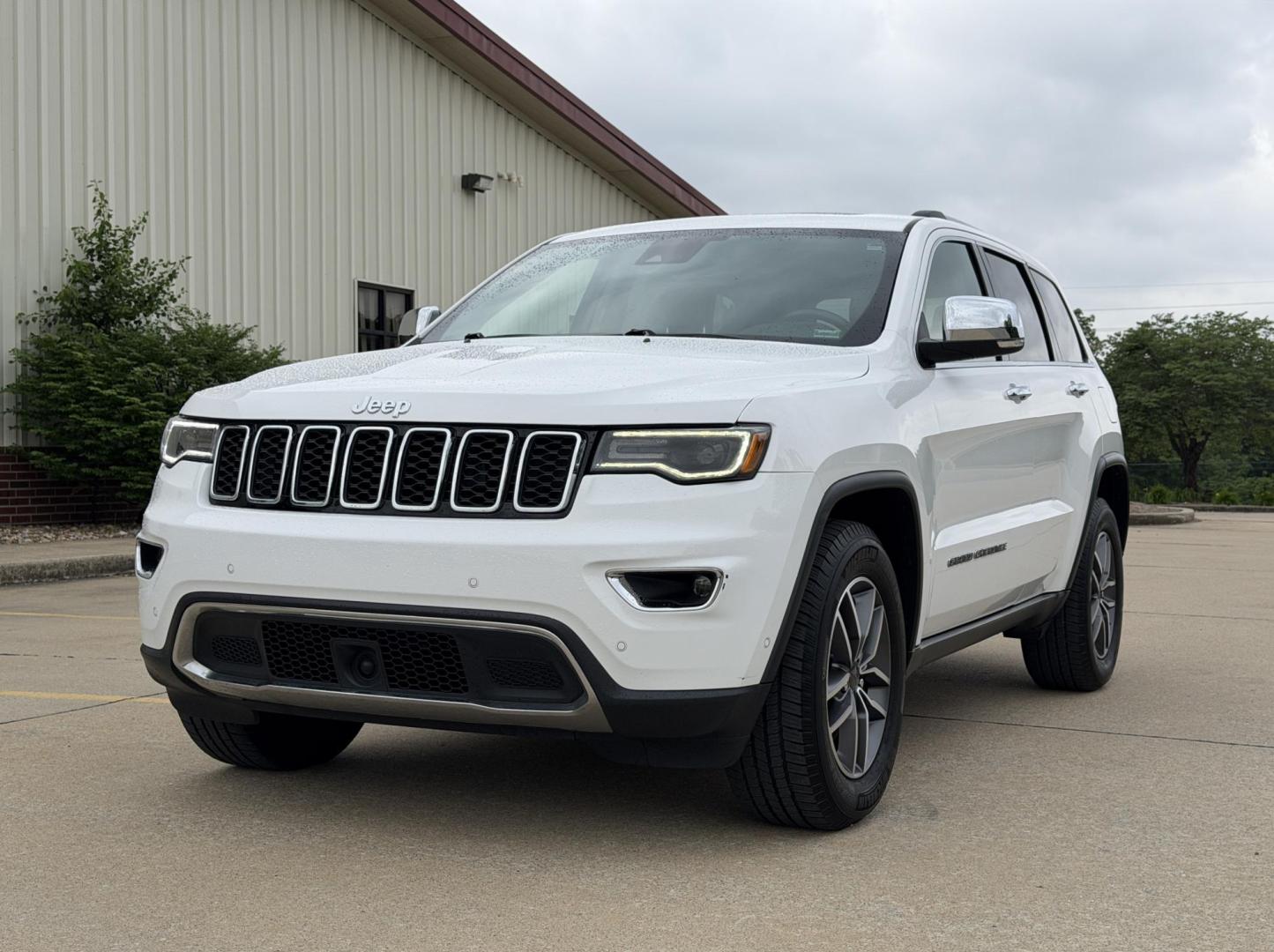 2021 WHITE /Tan Jeep Grand Cherokee Limited 4WD (1C4RJFBG0MC) with an 3.6L V6 engine, Automatic transmission, located at 2990 Old Orchard Rd., Jackson, MO, 63755, 37.354214, -89.612106 - 2021 Jeep Grand Cherokee Limited 1-Owner 120xxx miles 4 Wheel Drive 3.6L V6 Automatic Leather Navigation Power/Heated Seats Heated Steering Wheel Backup Camera Sunroof Bluetooth Remote Start Cruise Power Windows/Locks/Mirrors We have financing available and we accept trades! Fill out - Photo#9