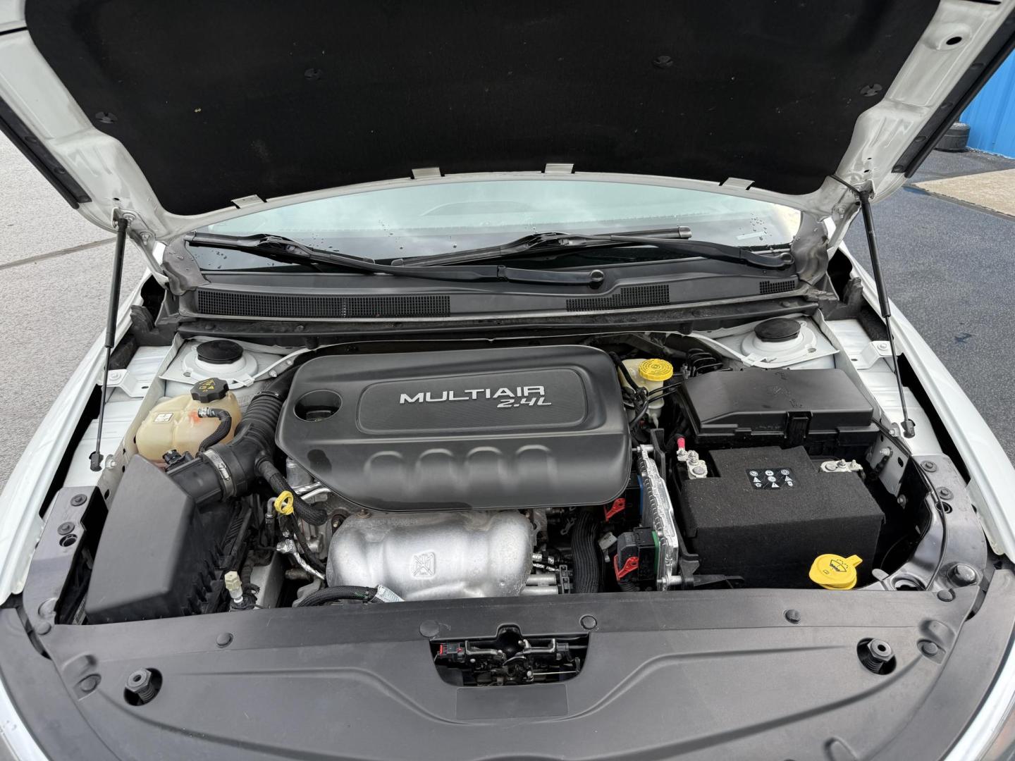2017 WHITE /Black Chrysler 200 Limited Platinum (1C3CCCAB0HN) with an 2.4L L4 DOHC 16V engine, Automatic transmission, located at 506 S. Kingshighway, Cape Girardeau, MO, 63703, (573) 235-5000, 37.294991, -89.553635 - 2017 Chrysler 200 Limited Platinum 1-Owner Only 93,084 mi Front Wheel Drive 2.4L 4 Cyl Automatic Leather Navigation Back Up Camera Blind Spot Monitor Heated Front Seats Heated Steering Wheel Keyless Entry Bluetooth Remote Start Automatic Dual Climate Control Power Driver/Passenger Se - Photo#25