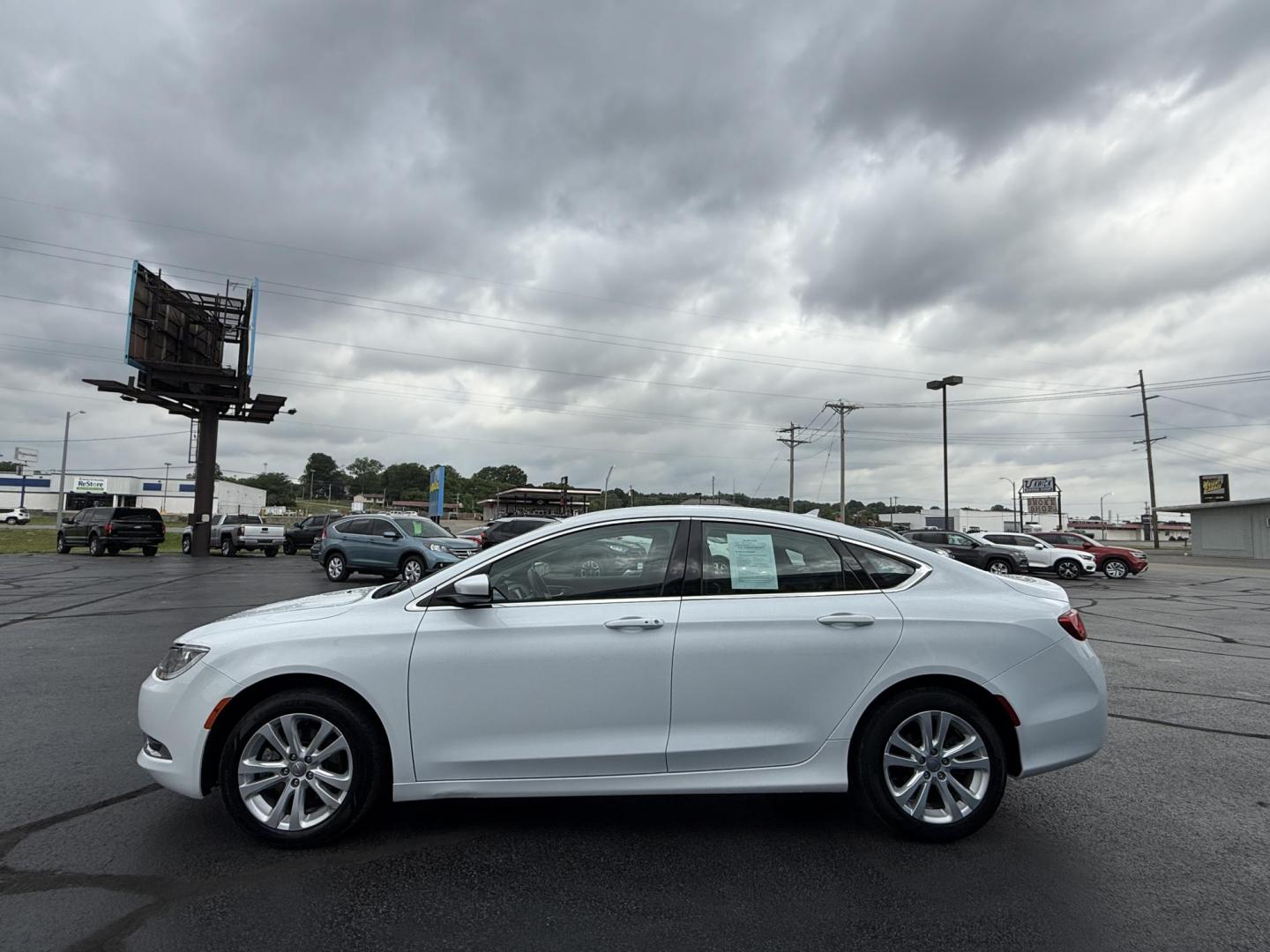2017 WHITE /Black Chrysler 200 Limited Platinum (1C3CCCAB0HN) with an 2.4L L4 DOHC 16V engine, Automatic transmission, located at 506 S. Kingshighway, Cape Girardeau, MO, 63703, (573) 235-5000, 37.294991, -89.553635 - 2017 Chrysler 200 Limited Platinum 1-Owner Only 93,084 mi Front Wheel Drive 2.4L 4 Cyl Automatic Leather Navigation Back Up Camera Blind Spot Monitor Heated Front Seats Heated Steering Wheel Keyless Entry Bluetooth Remote Start Automatic Dual Climate Control Power Driver/Passenger Se - Photo#3