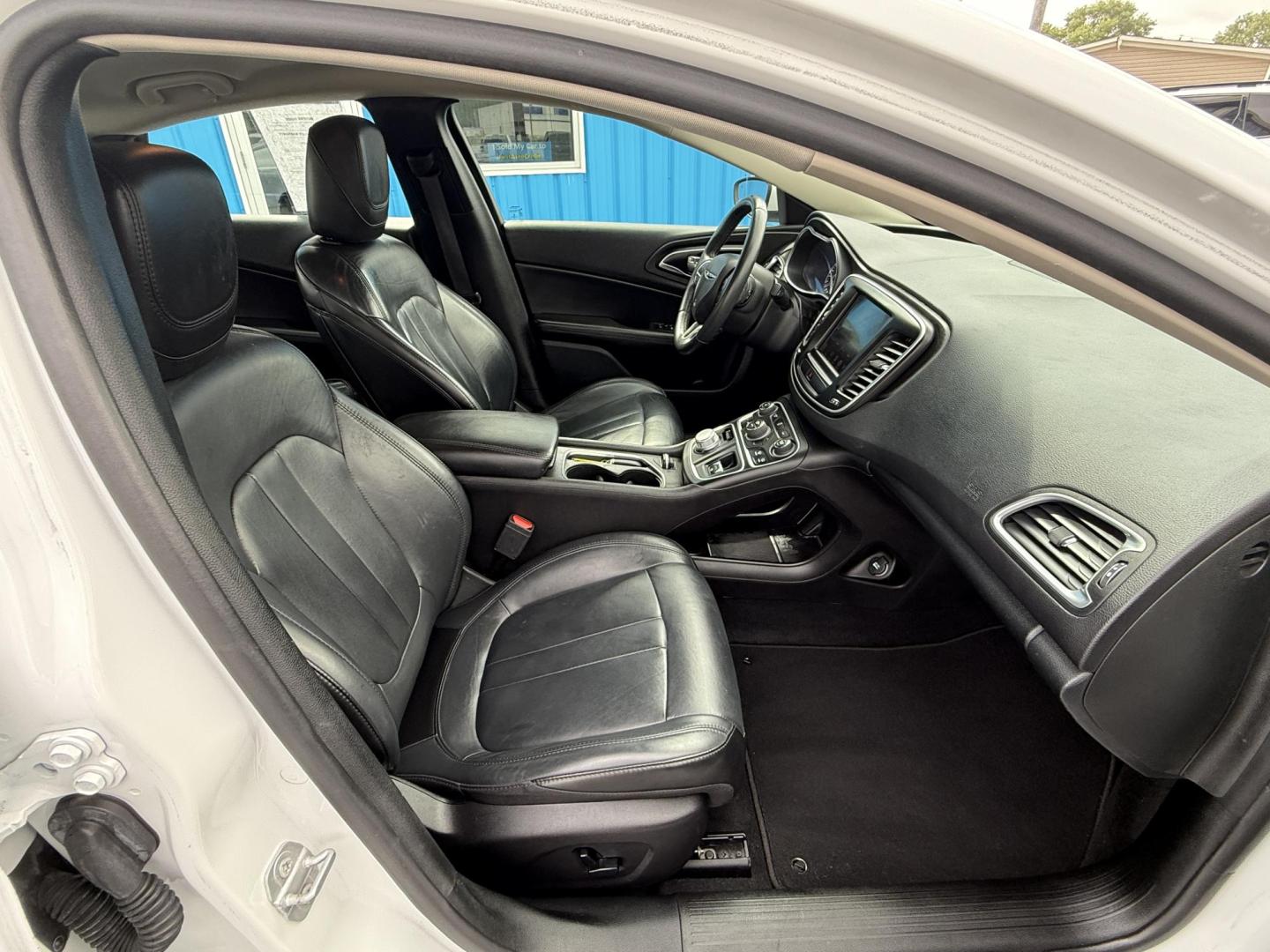 2017 WHITE /Black Chrysler 200 Limited Platinum (1C3CCCAB0HN) with an 2.4L L4 DOHC 16V engine, Automatic transmission, located at 506 S. Kingshighway, Cape Girardeau, MO, 63703, (573) 235-5000, 37.294991, -89.553635 - 2017 Chrysler 200 Limited Platinum 1-Owner Only 93,084 mi Front Wheel Drive 2.4L 4 Cyl Automatic Leather Navigation Back Up Camera Blind Spot Monitor Heated Front Seats Heated Steering Wheel Keyless Entry Bluetooth Remote Start Automatic Dual Climate Control Power Driver/Passenger Se - Photo#10