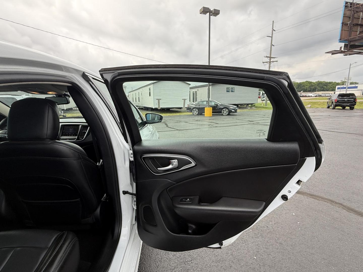 2017 WHITE /Black Chrysler 200 Limited Platinum (1C3CCCAB0HN) with an 2.4L L4 DOHC 16V engine, Automatic transmission, located at 506 S. Kingshighway, Cape Girardeau, MO, 63703, (573) 235-5000, 37.294991, -89.553635 - 2017 Chrysler 200 Limited Platinum 1-Owner Only 93,084 mi Front Wheel Drive 2.4L 4 Cyl Automatic Leather Navigation Back Up Camera Blind Spot Monitor Heated Front Seats Heated Steering Wheel Keyless Entry Bluetooth Remote Start Automatic Dual Climate Control Power Driver/Passenger Se - Photo#11