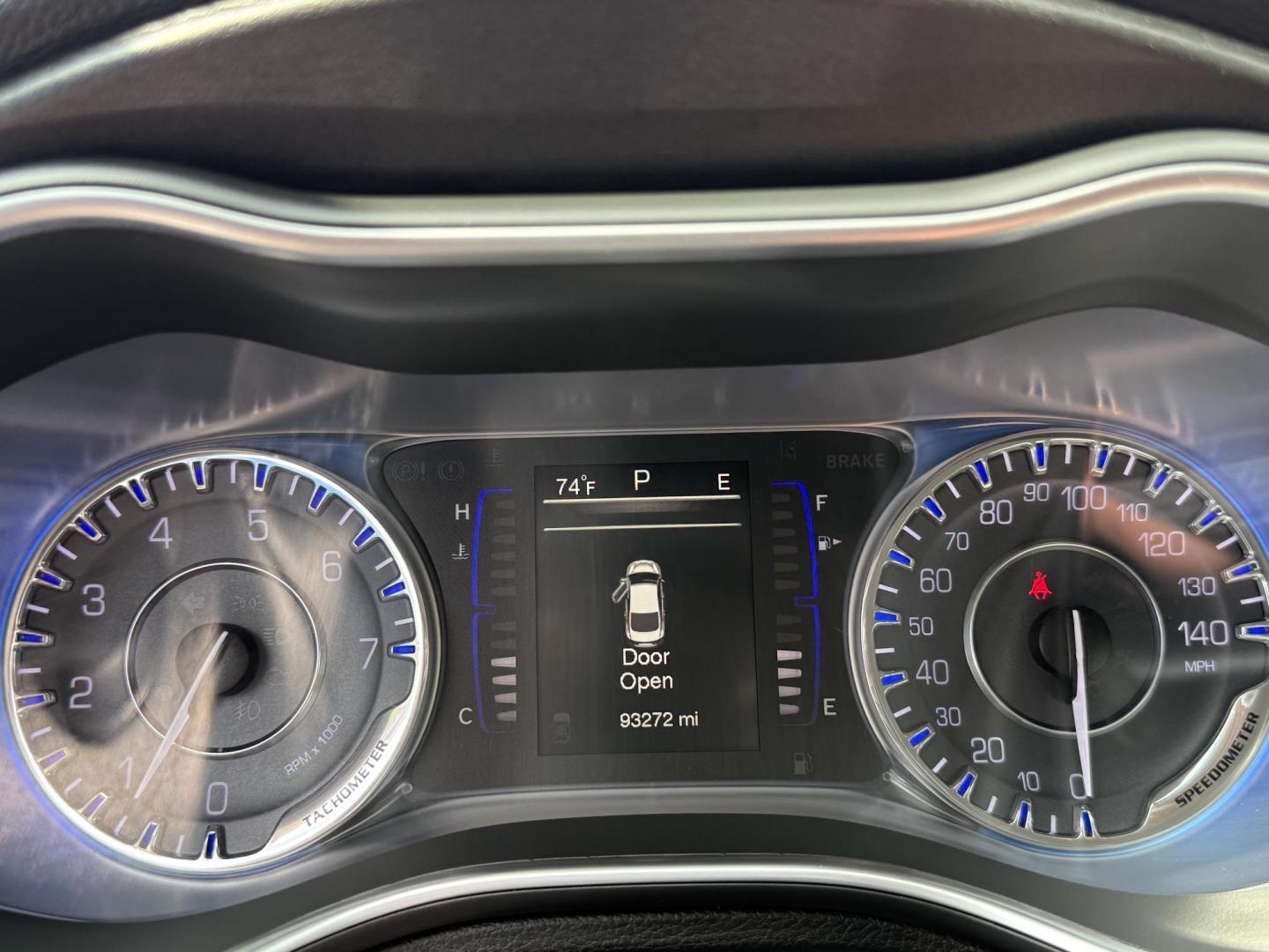 2017 WHITE /Black Chrysler 200 Limited Platinum (1C3CCCAB0HN) with an 2.4L L4 DOHC 16V engine, Automatic transmission, located at 506 S. Kingshighway, Cape Girardeau, MO, 63703, (573) 235-5000, 37.294991, -89.553635 - 2017 Chrysler 200 Limited Platinum 1-Owner Only 93,084 mi Front Wheel Drive 2.4L 4 Cyl Automatic Leather Navigation Back Up Camera Blind Spot Monitor Heated Front Seats Heated Steering Wheel Keyless Entry Bluetooth Remote Start Automatic Dual Climate Control Power Driver/Passenger Se - Photo#18