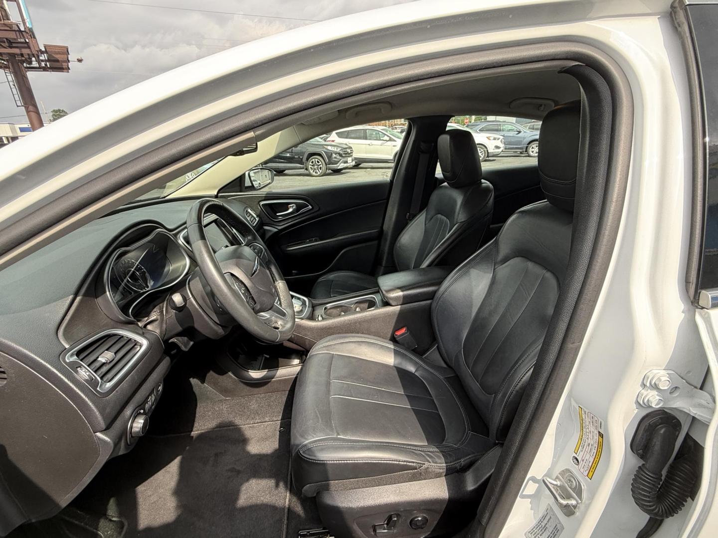 2017 WHITE /Black Chrysler 200 Limited Platinum (1C3CCCAB0HN) with an 2.4L L4 DOHC 16V engine, Automatic transmission, located at 506 S. Kingshighway, Cape Girardeau, MO, 63703, (573) 235-5000, 37.294991, -89.553635 - 2017 Chrysler 200 Limited Platinum 1-Owner Only 93,084 mi Front Wheel Drive 2.4L 4 Cyl Automatic Leather Navigation Back Up Camera Blind Spot Monitor Heated Front Seats Heated Steering Wheel Keyless Entry Bluetooth Remote Start Automatic Dual Climate Control Power Driver/Passenger Se - Photo#17
