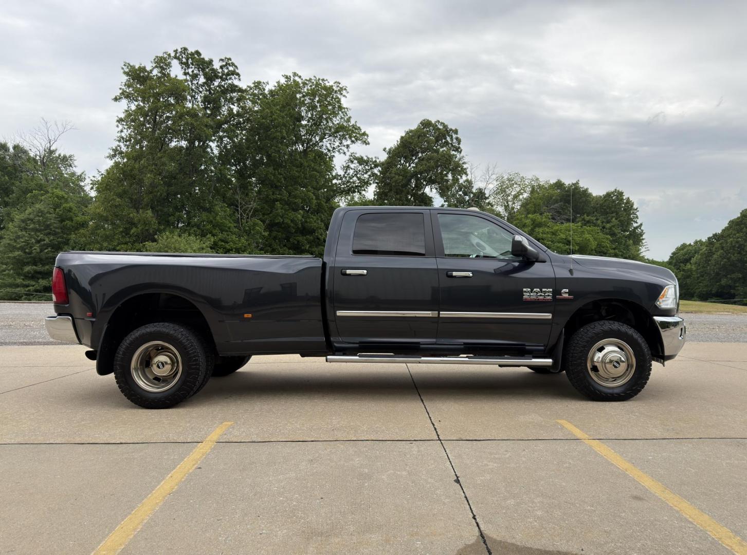 2014 GRAY /Gray RAM 3500 Big Horn Crew Cab 4WD DRW (3C63RRHL3EG) with an 6.7L I6 TURBO DIESEL engine, Automatic transmission, located at 2990 Old Orchard Rd., Jackson, MO, 63755, 37.354214, -89.612106 - 2014 Ram 3500HD Big Horn 1-Owner 161xxx miles 4x4 6.7L I6 Turbo Diesel Automatic Navigation Backup Camera Power Driver Seat Heated Seats Heated Steering Wheel Bluetooth Remote Start Cruise Power Windows/Locks/Mirrors We have financing available and we accept trades! Fill out a credit - Photo#10