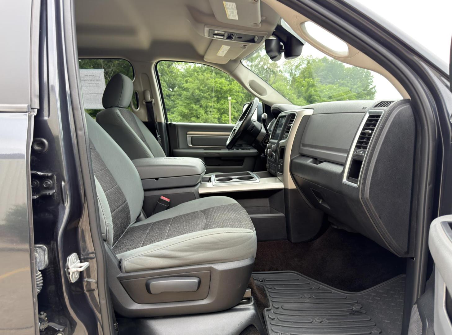 2014 GRAY /Gray RAM 3500 Big Horn Crew Cab 4WD DRW (3C63RRHL3EG) with an 6.7L I6 TURBO DIESEL engine, Automatic transmission, located at 2990 Old Orchard Rd., Jackson, MO, 63755, 37.354214, -89.612106 - 2014 Ram 3500HD Big Horn 1-Owner 161xxx miles 4x4 6.7L I6 Turbo Diesel Automatic Navigation Backup Camera Power Driver Seat Heated Seats Heated Steering Wheel Bluetooth Remote Start Cruise Power Windows/Locks/Mirrors We have financing available and we accept trades! Fill out a credit - Photo#18